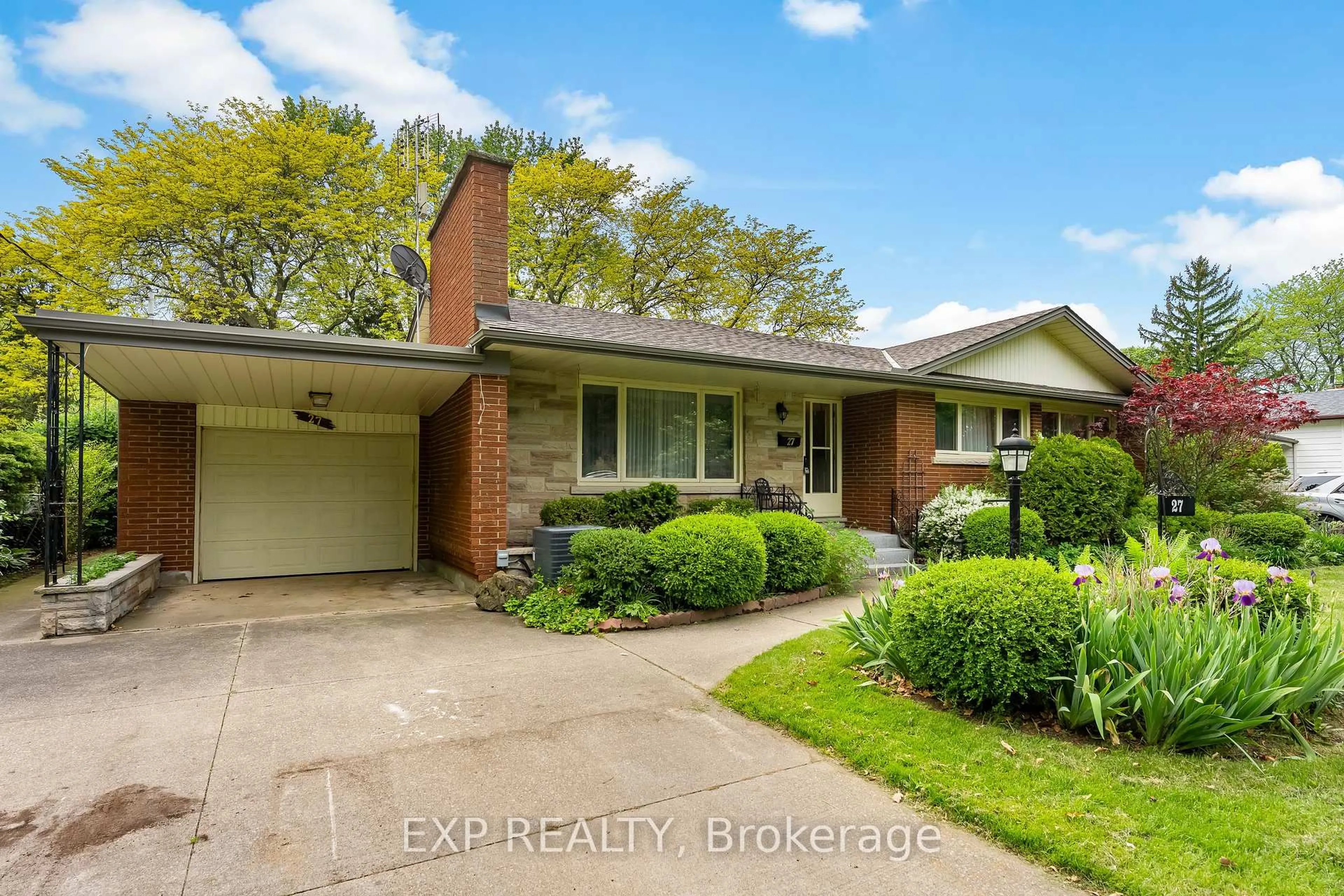 Home with brick exterior material, street for 27 Mississauga Rd, St. Catharines Ontario L2N 3K3