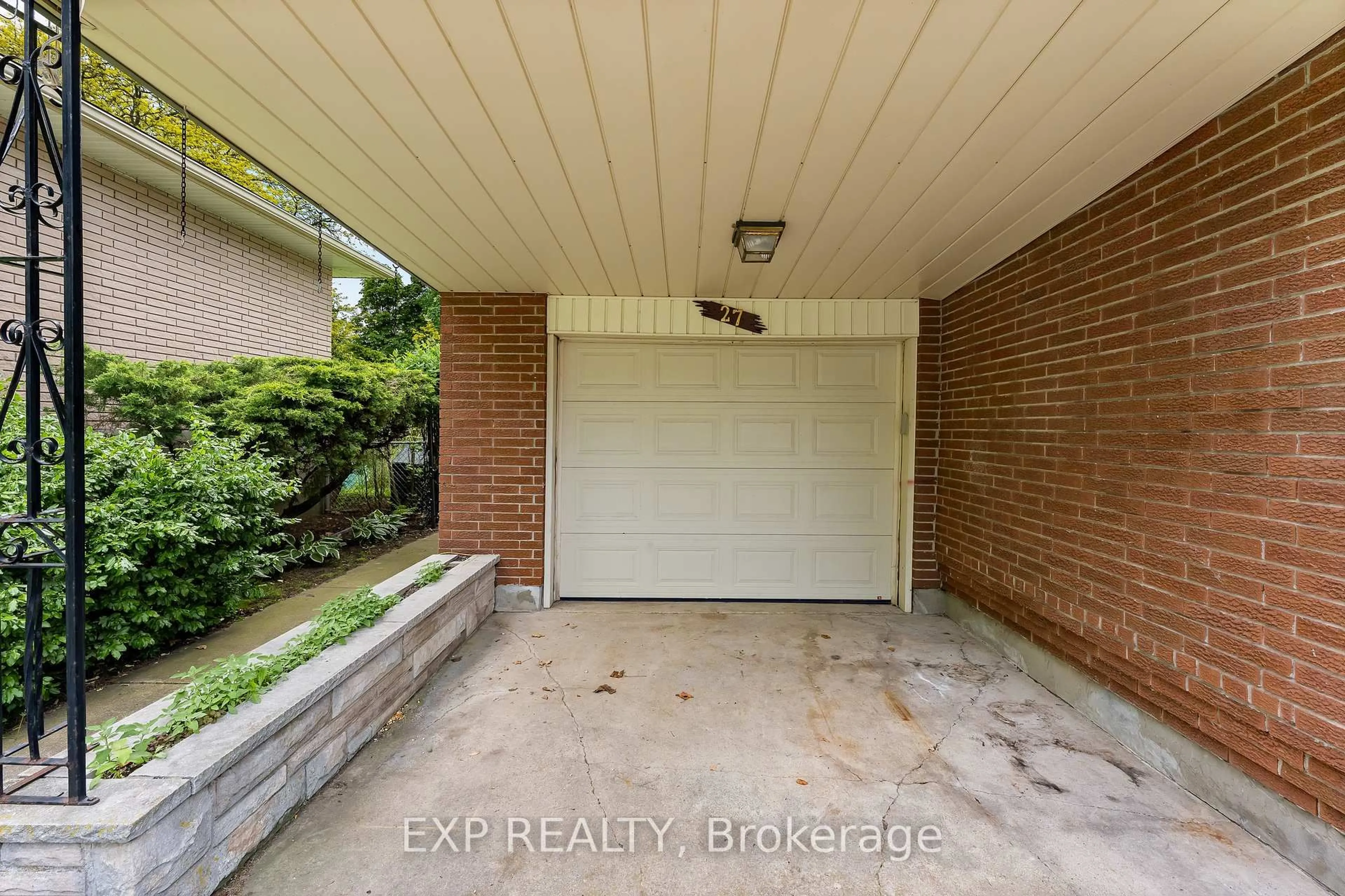Unknown for 27 Mississauga Rd, St. Catharines Ontario L2N 3K3
