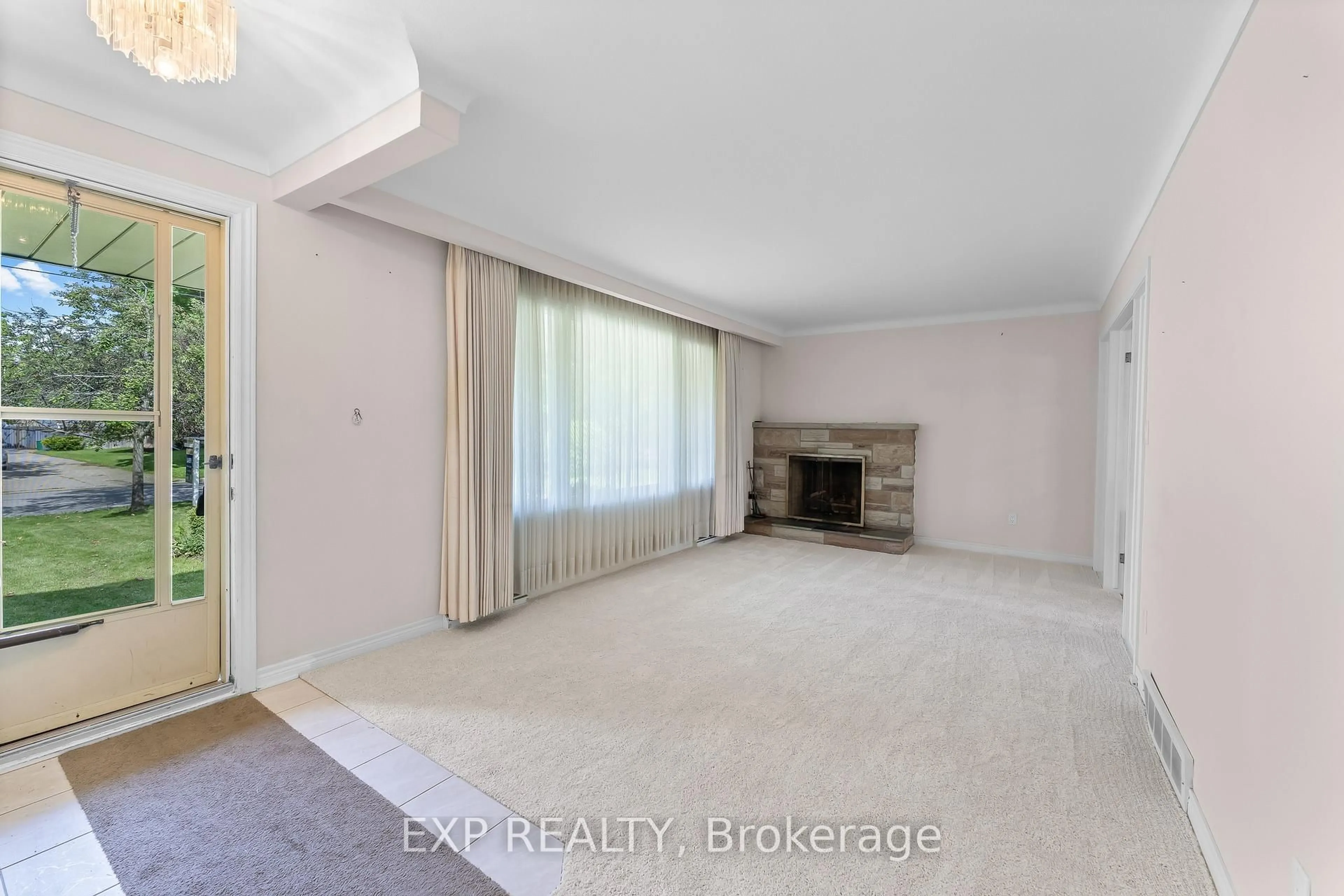 A pic of a room for 27 Mississauga Rd, St. Catharines Ontario L2N 3K3