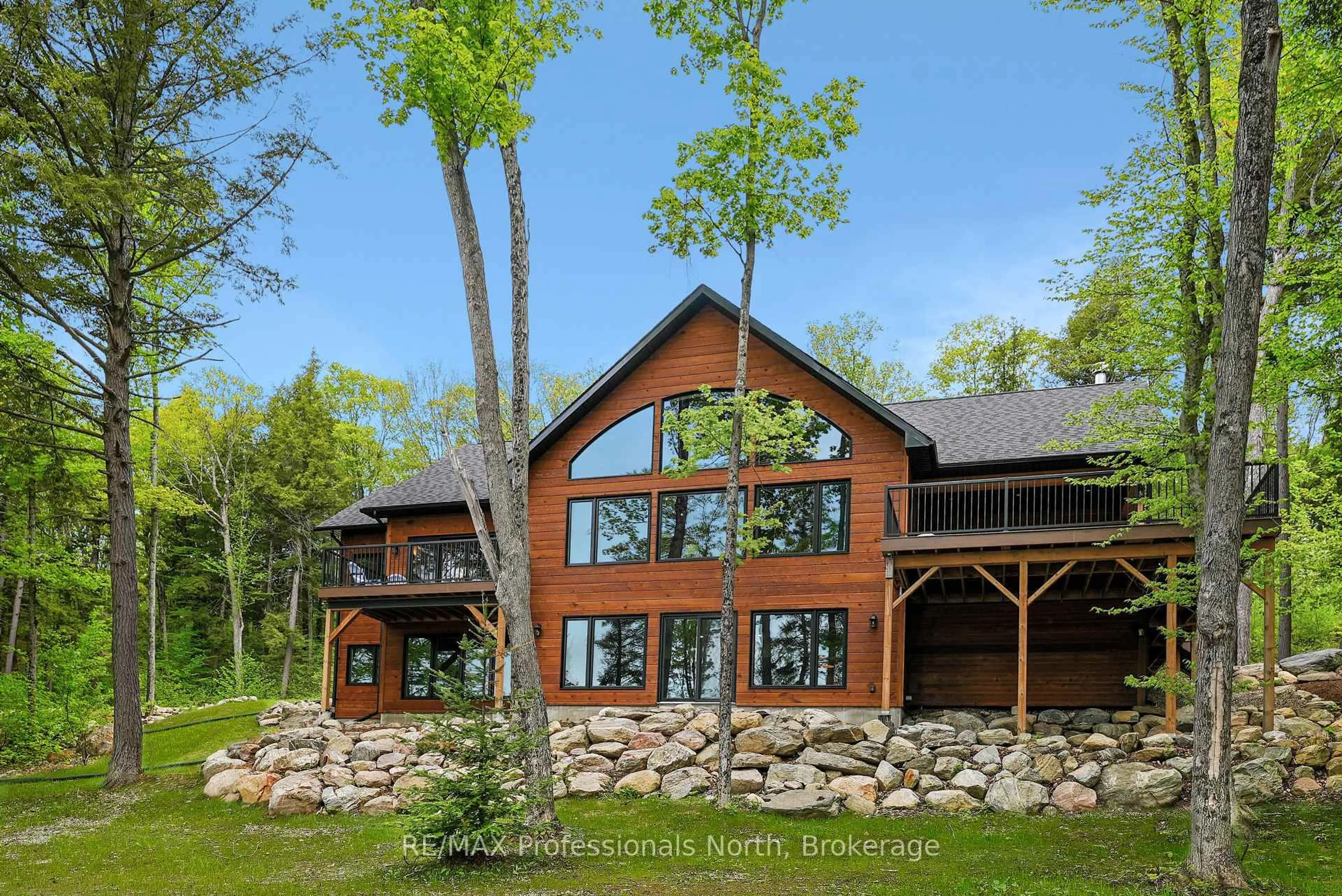 Home with brick exterior material, unknown for 1320 Flatwater Cove Tr, Dysart et al Ontario K0M 1S0