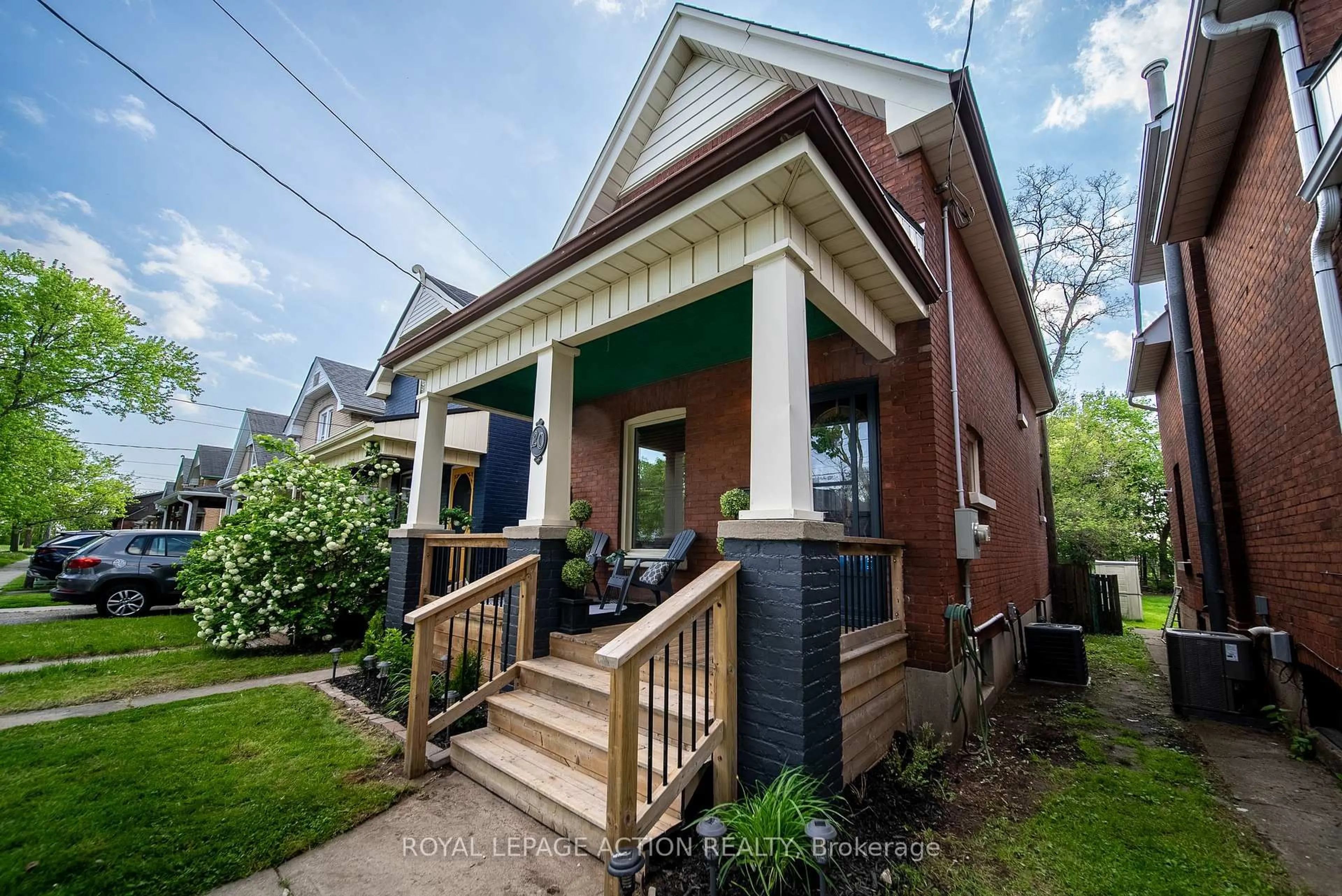 Home with brick exterior material, street for 20 Wells Ave, Brantford Ontario N3R 4J2