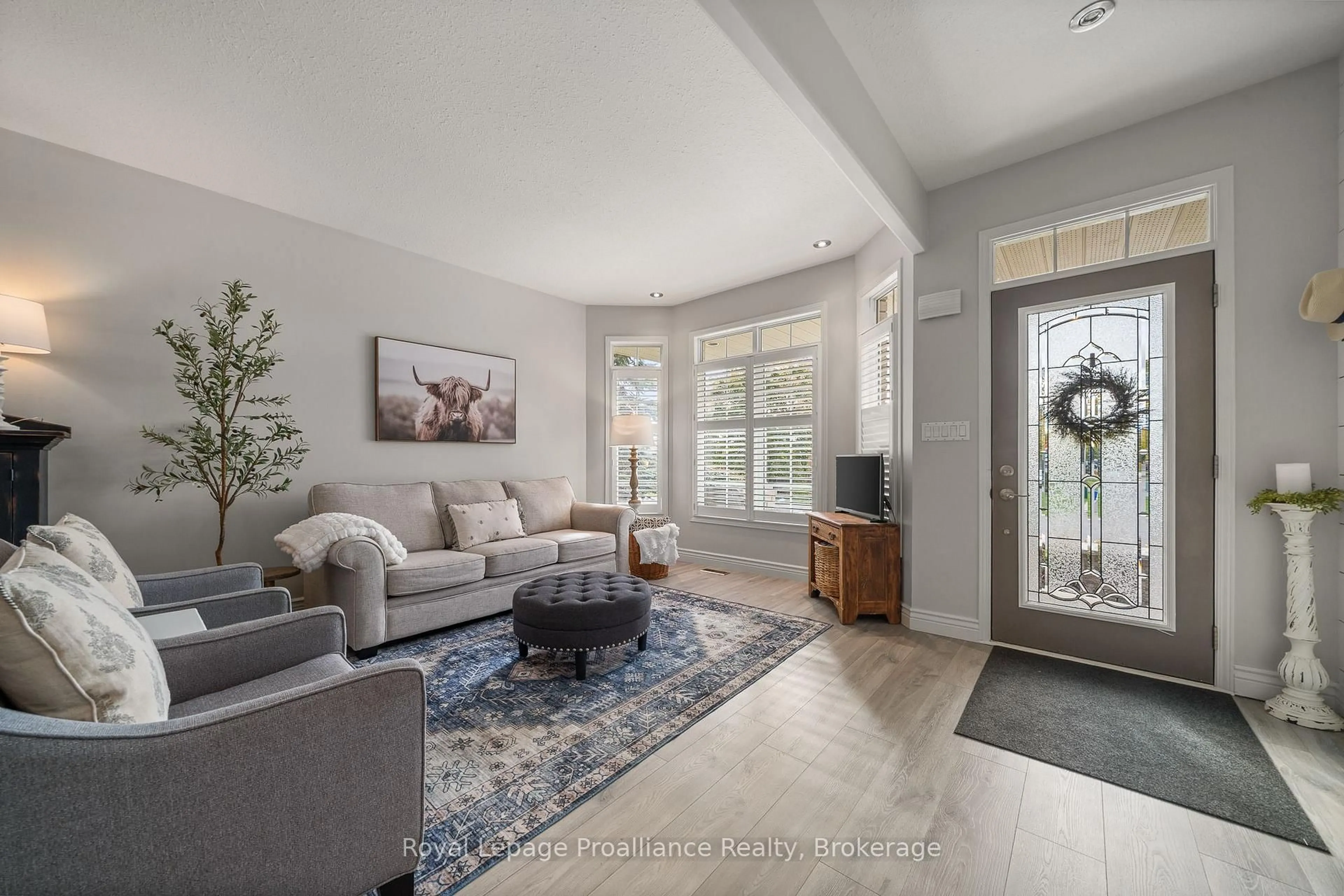 Living room with furniture, ceramic/tile floor for 9 Spruce Gdns, Belleville Ontario K8N 5W3