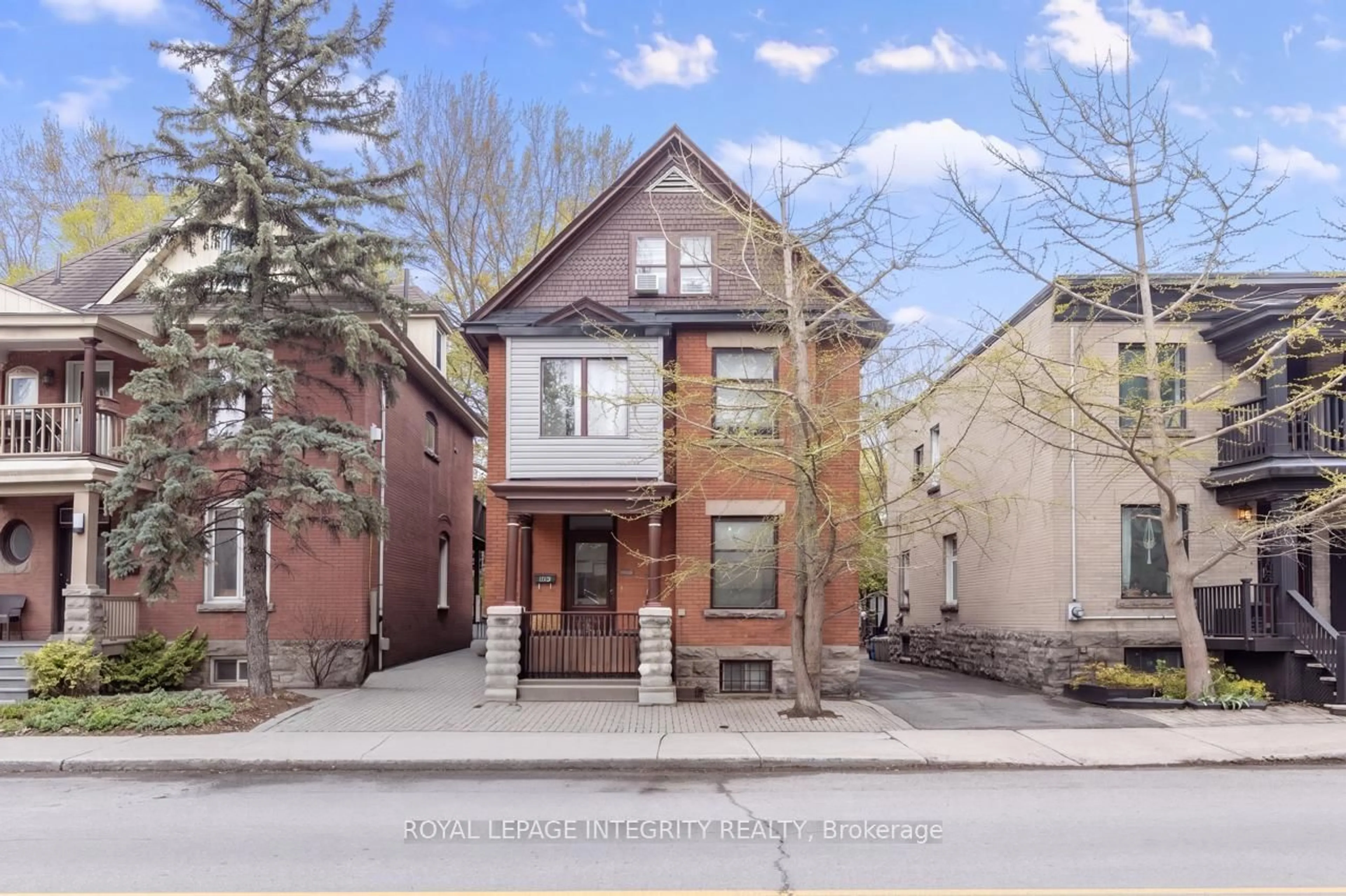 Home with brick exterior material, street for 634 GLADSTONE Ave, Ottawa Ontario K1R 5P4