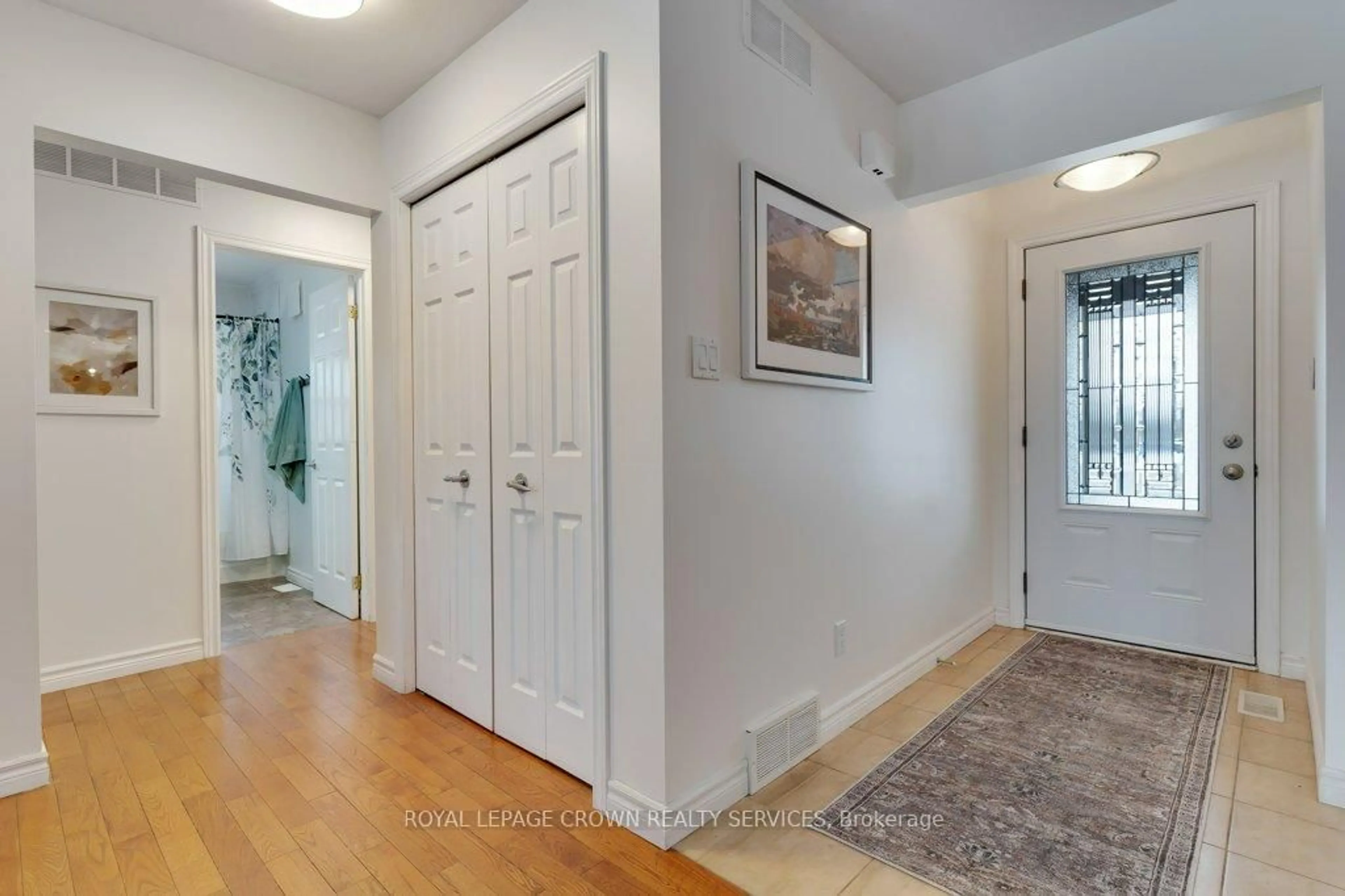 Indoor entryway for 26 Esther Ave, Cambridge Ontario N1S 4L6