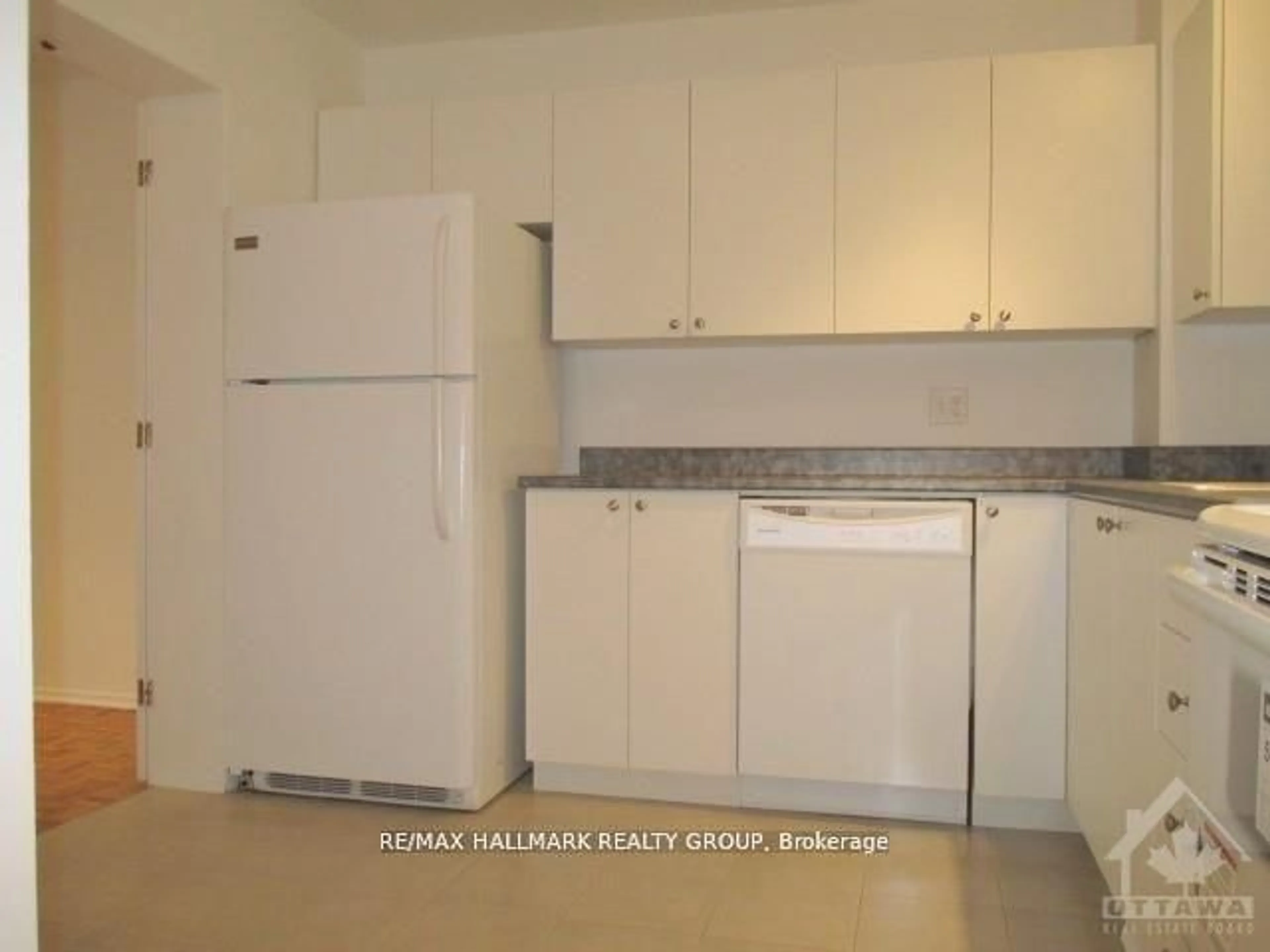 Standard kitchen, unknown for 84 Paddington St #-, Ottawa Ontario K1V 0S9