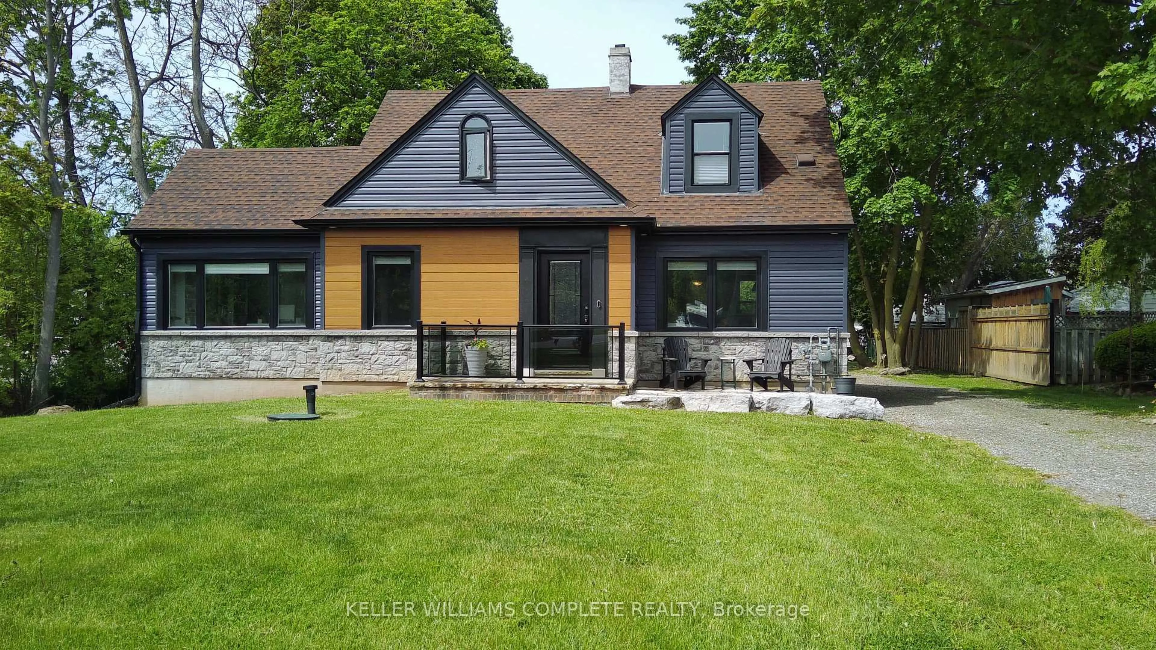 Home with brick exterior material, street for 1429 Highway 8, Hamilton Ontario L8E 5K7