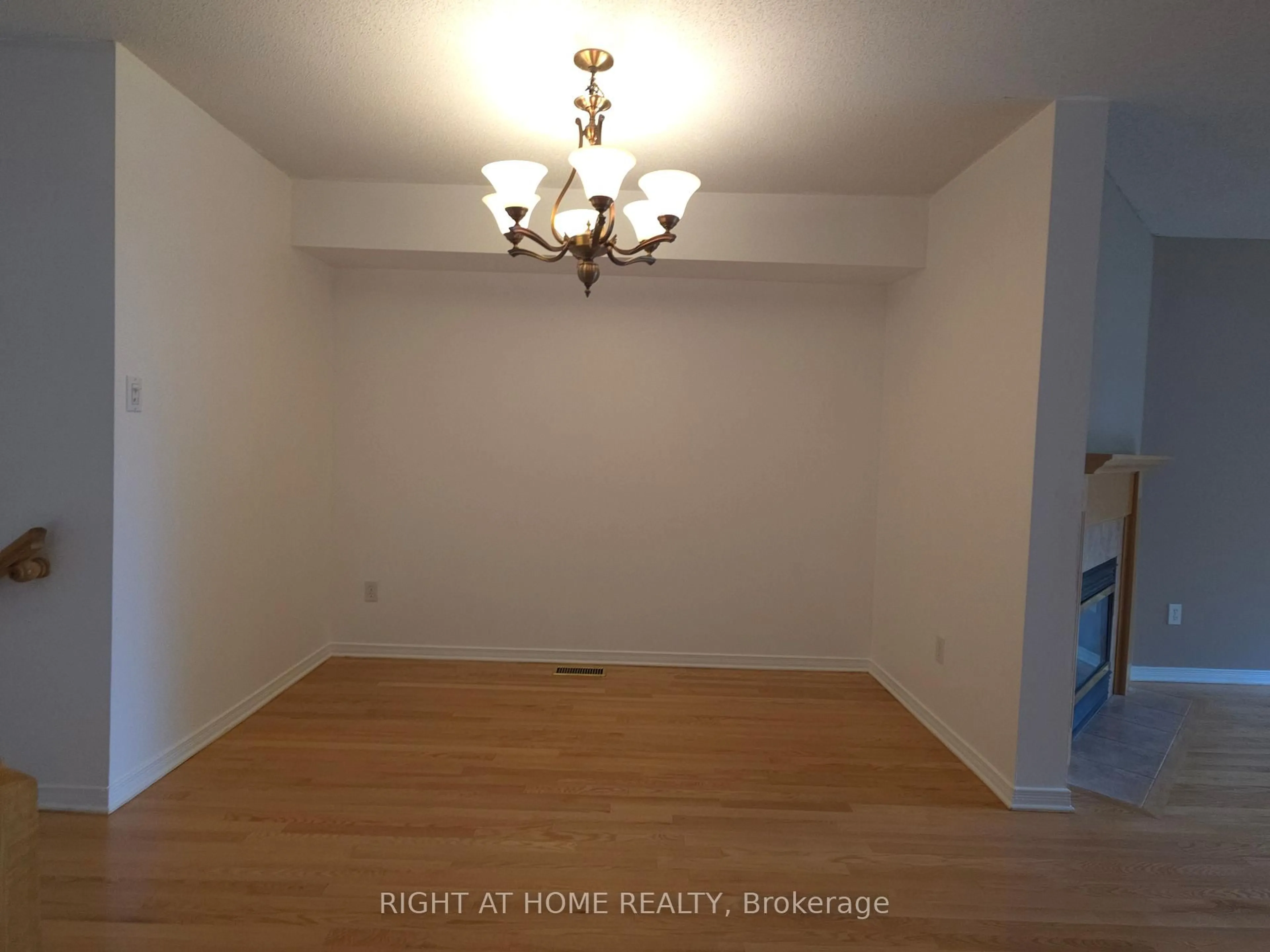 A pic of a room for 142 Lilibet Cres Cres, Ottawa Ontario K1V 2A1