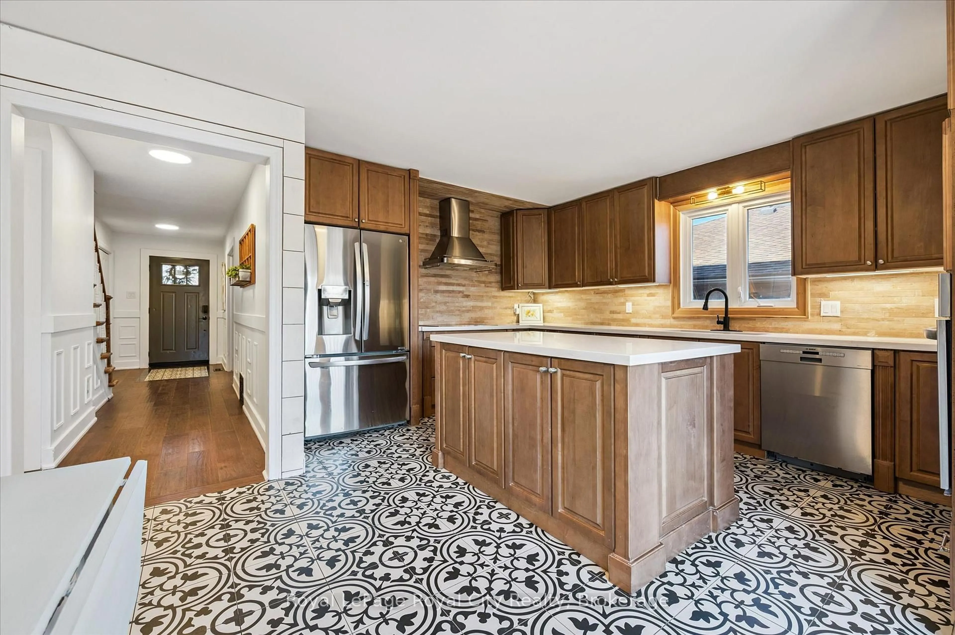 Open concept kitchen, ceramic/tile floor for 20 Darby Rd, Guelph Ontario N1K 1R4