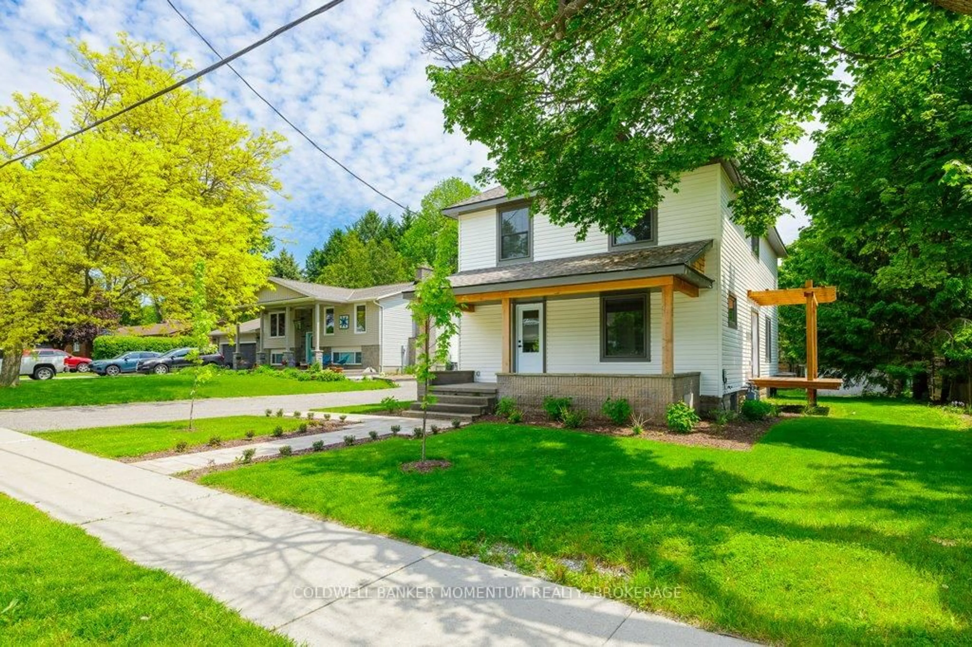 A pic from outside/outdoor area/front of a property/back of a property/a pic from drone, street for 1105 Haist St, Pelham Ontario L0S 1E2