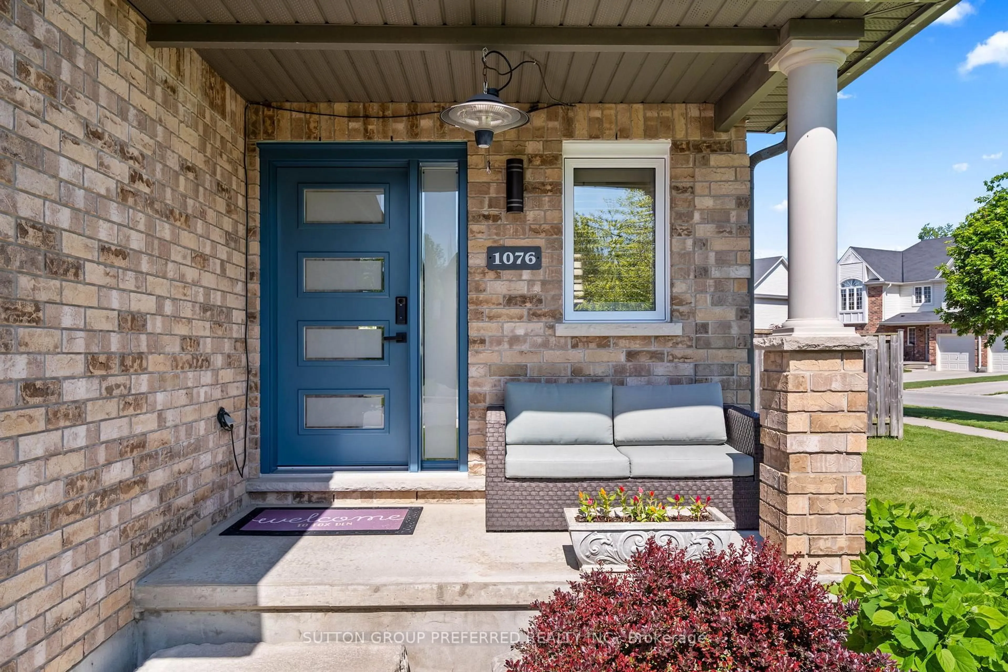 Indoor entryway for 1076 Silverfox Dr, London North Ontario N6G 0G2