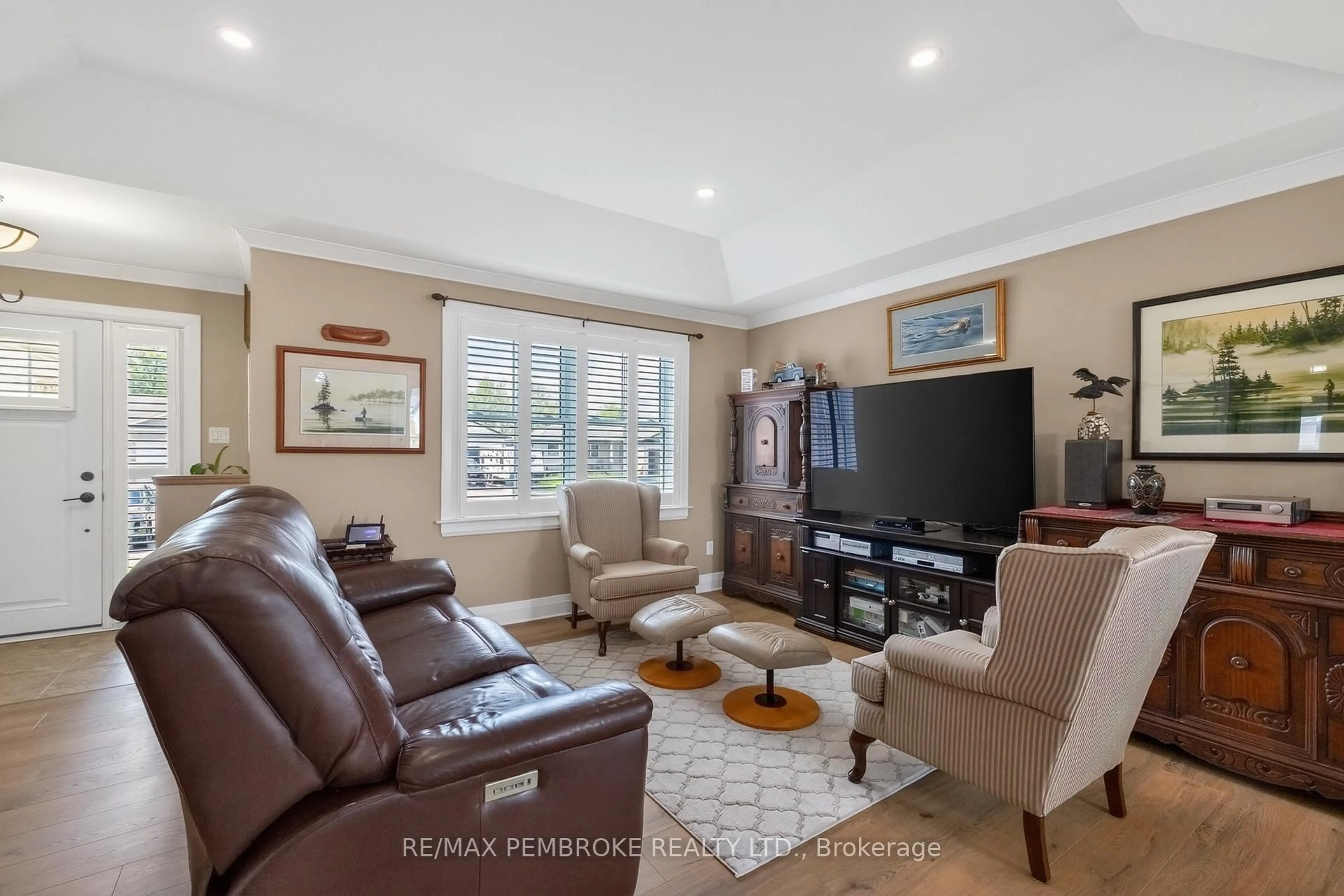 Living room with furniture, unknown for 27 Terrance Dr, Petawawa Ontario K8H 0H3