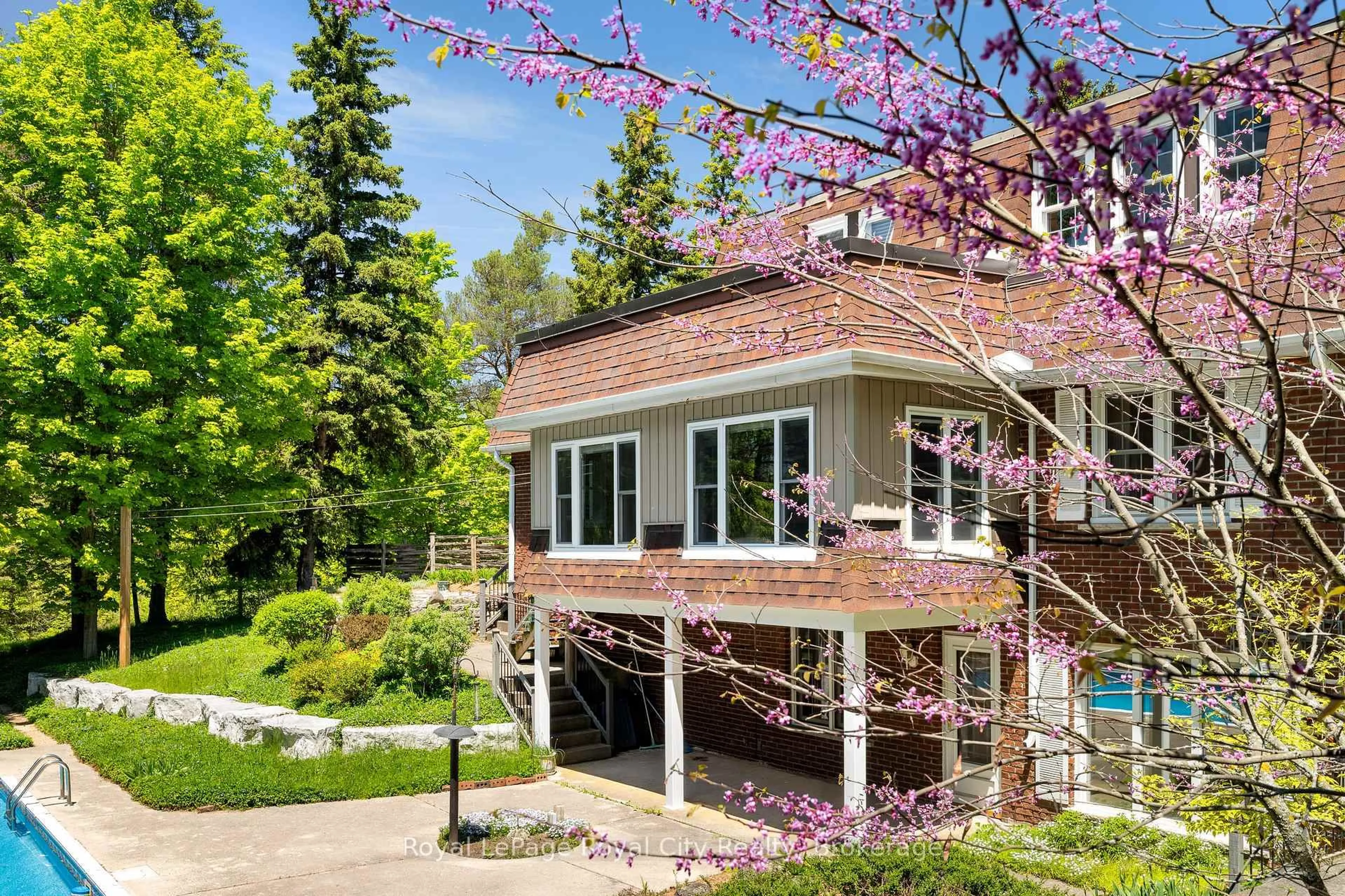 Patio, unknown for 5660 Fifth Line, Guelph/Eramosa Ontario N0B 2K0