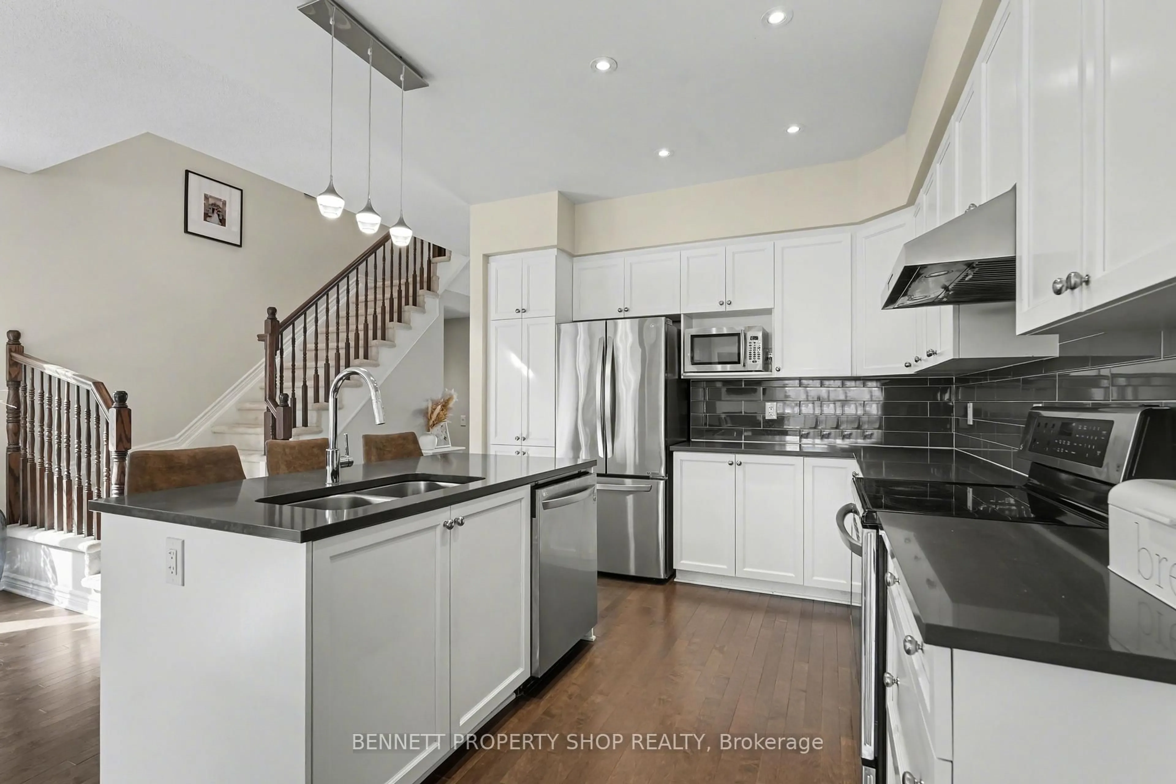 Open concept kitchen, ceramic/tile floor for 554 Stargazer Cres, Ottawa Ontario K4M 0H2