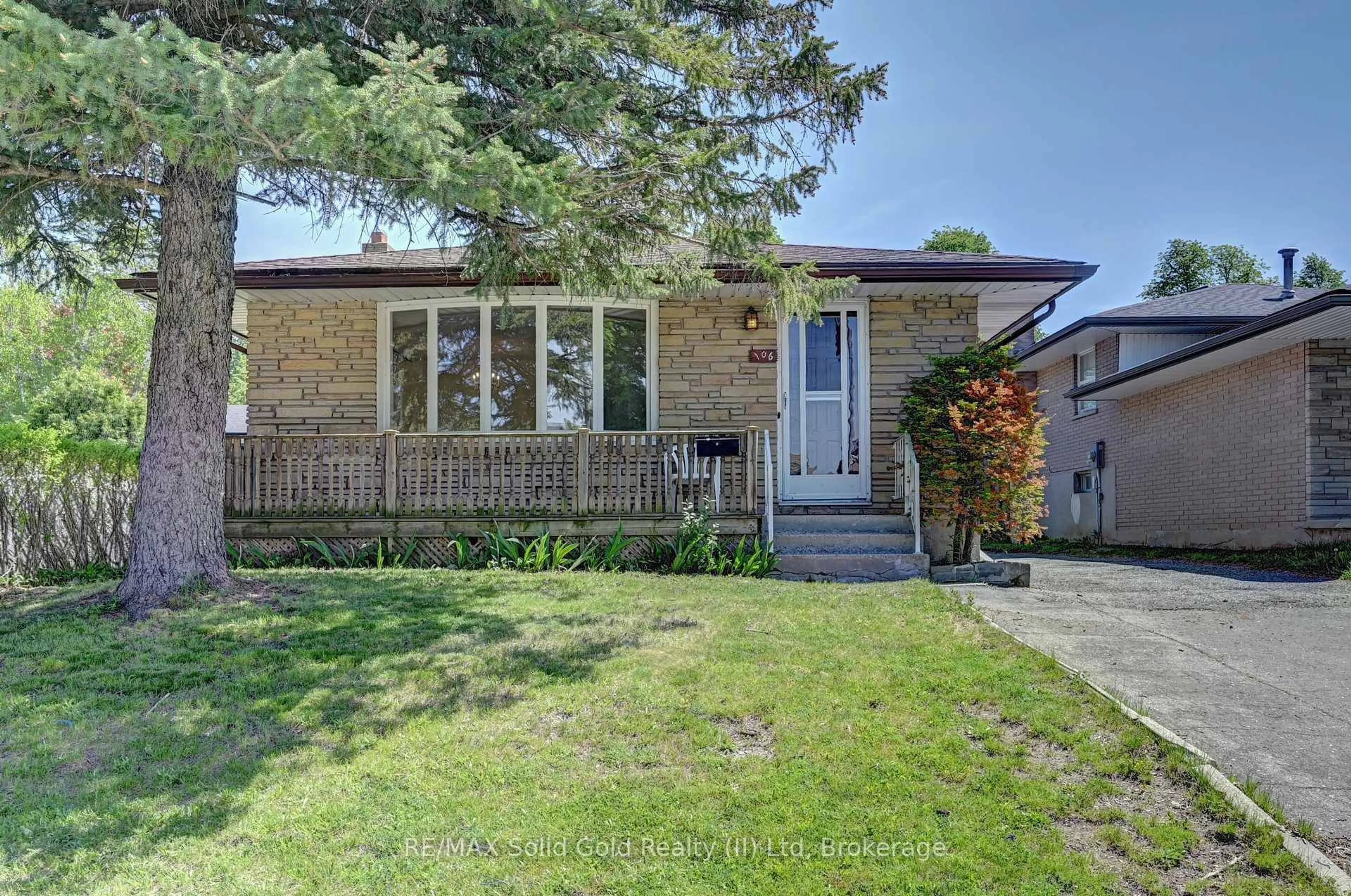 Home with brick exterior material, street for 106 Kimberly Cres, Kitchener Ontario N2E 1C9