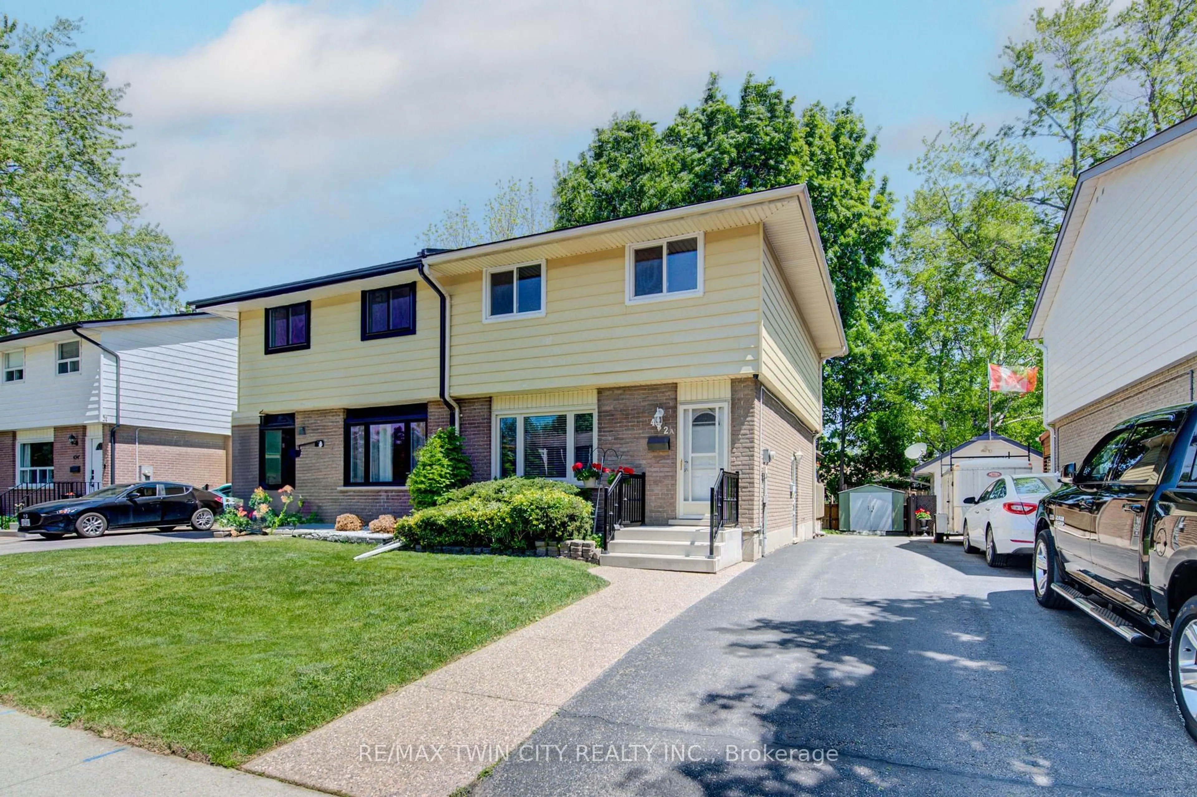 Home with vinyl exterior material, street for 432 Lee Ave #A, Waterloo Ontario N2K 2L7