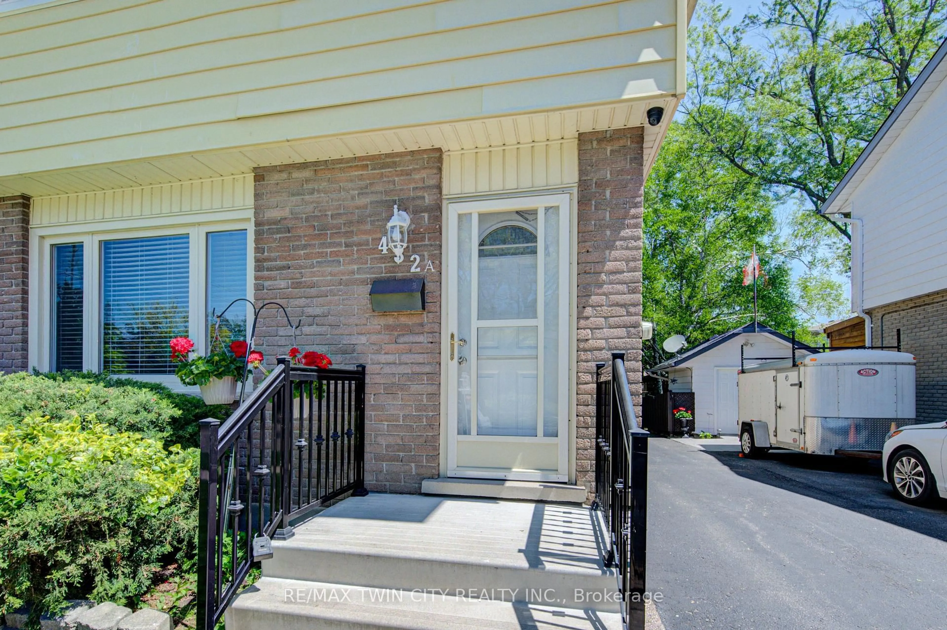Unknown for 432 Lee Ave #A, Waterloo Ontario N2K 2L7