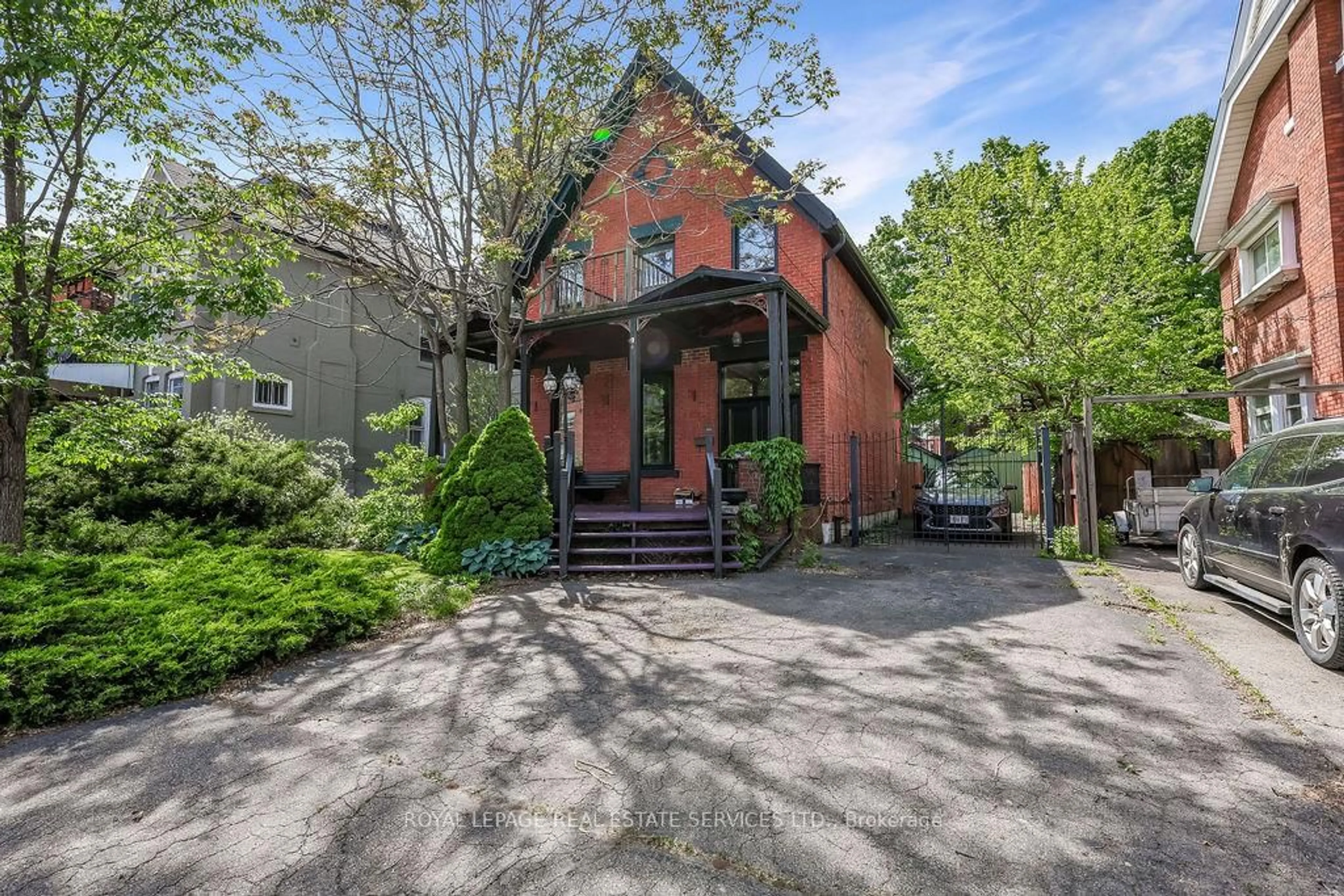 Home with brick exterior material, street for 100 Wentworth St, Hamilton Ontario L8N 2Y9