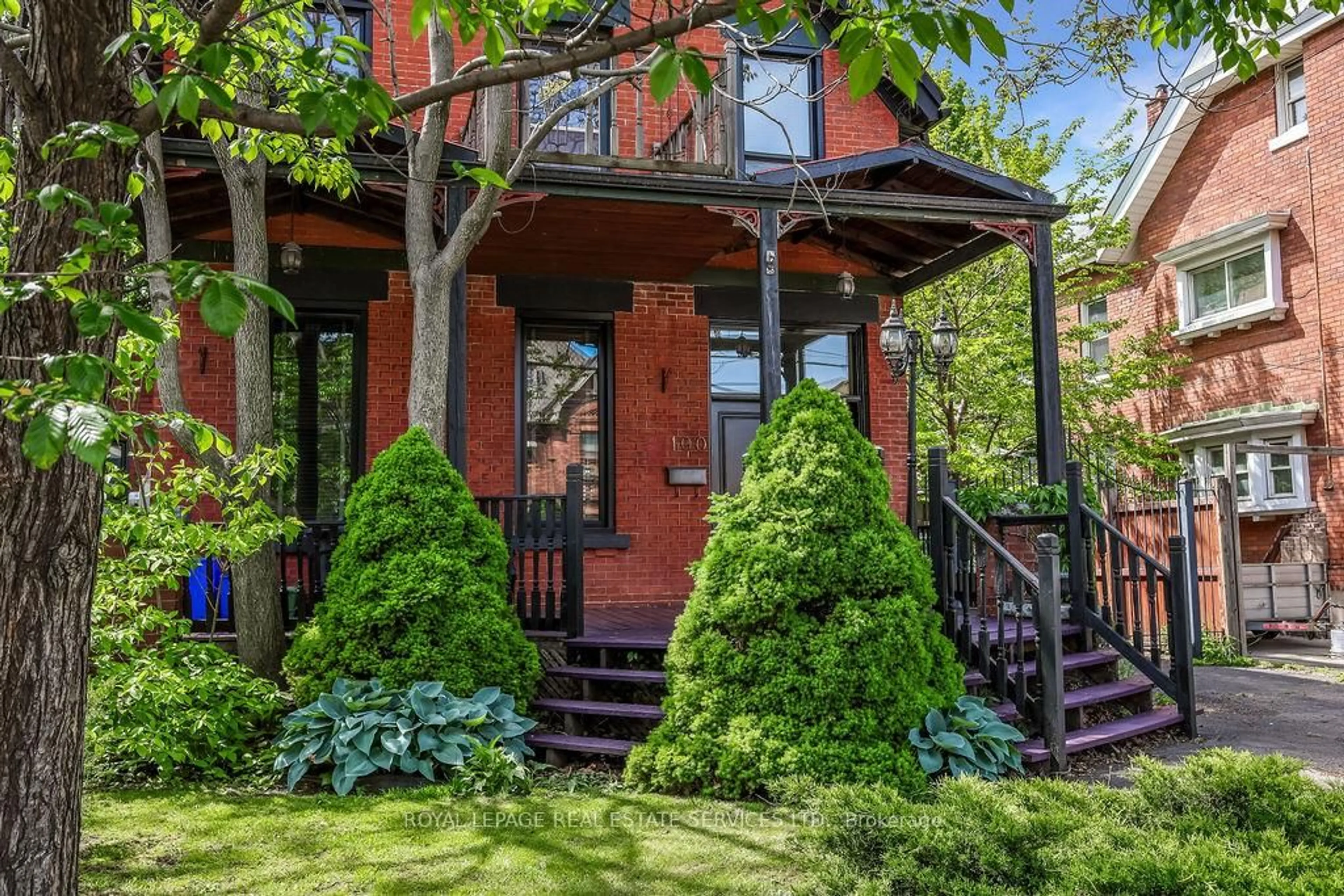 Home with brick exterior material, street for 100 Wentworth St, Hamilton Ontario L8N 2Y9