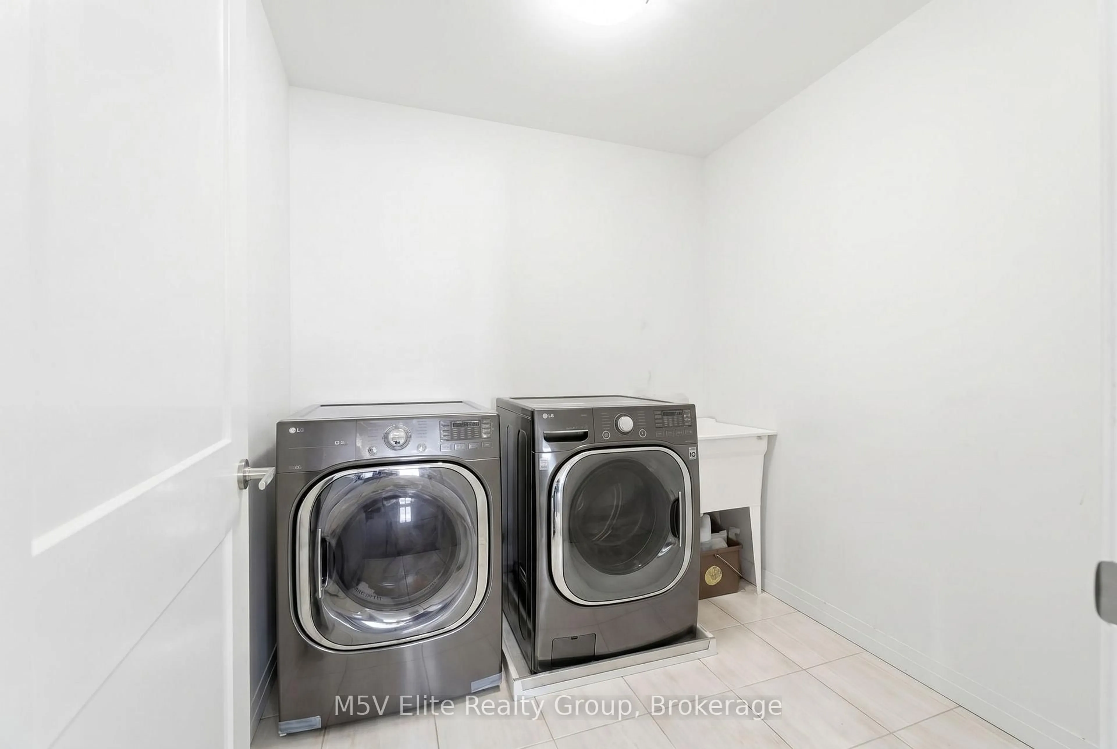 Laundry room for 4079 Healing St, Lincoln Ontario L0R 1B4