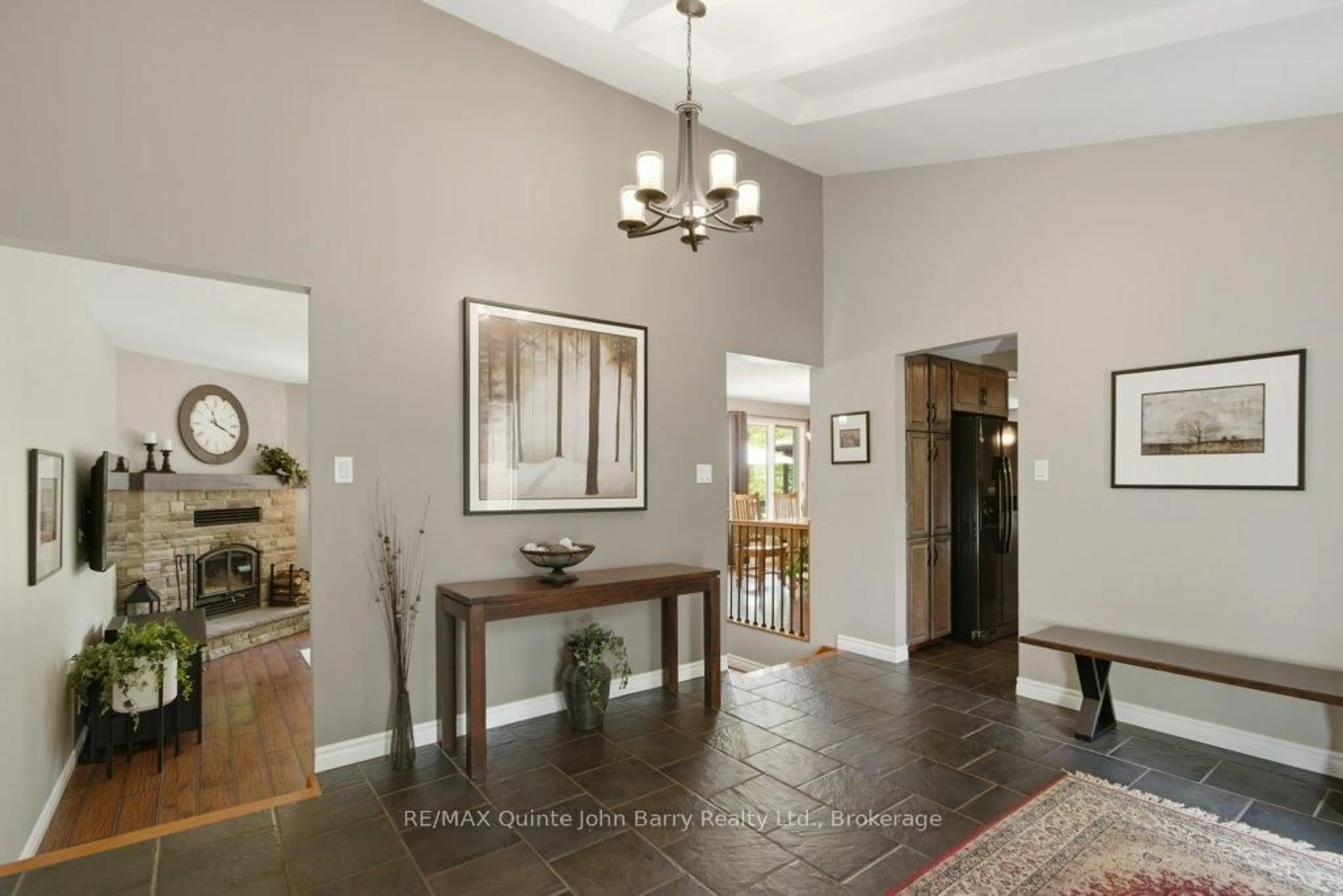 Indoor entryway for 256 Colonial Dr, Quinte West Ontario K8V 0M9
