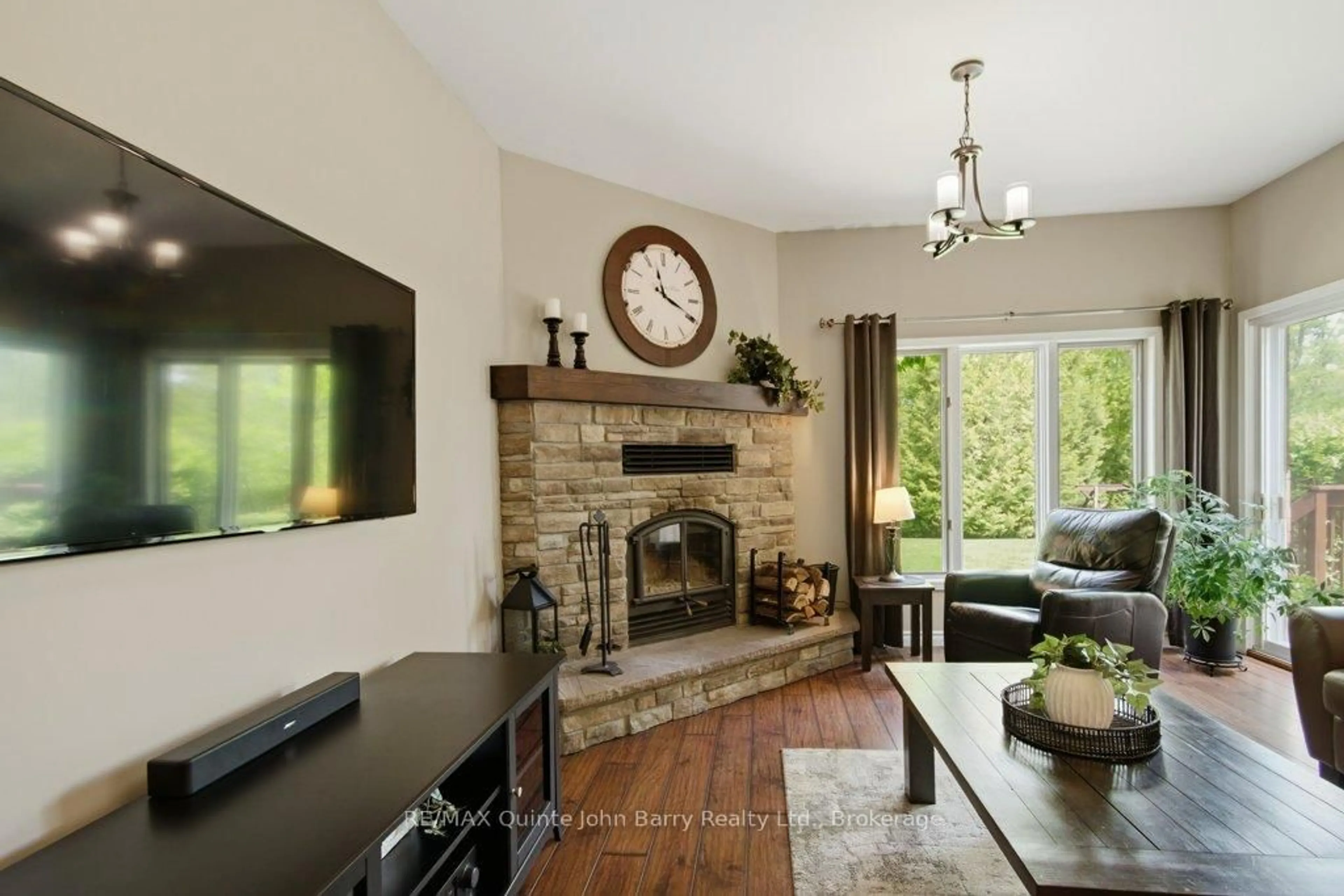 Living room with furniture, unknown for 256 Colonial Dr, Quinte West Ontario K8V 0M9