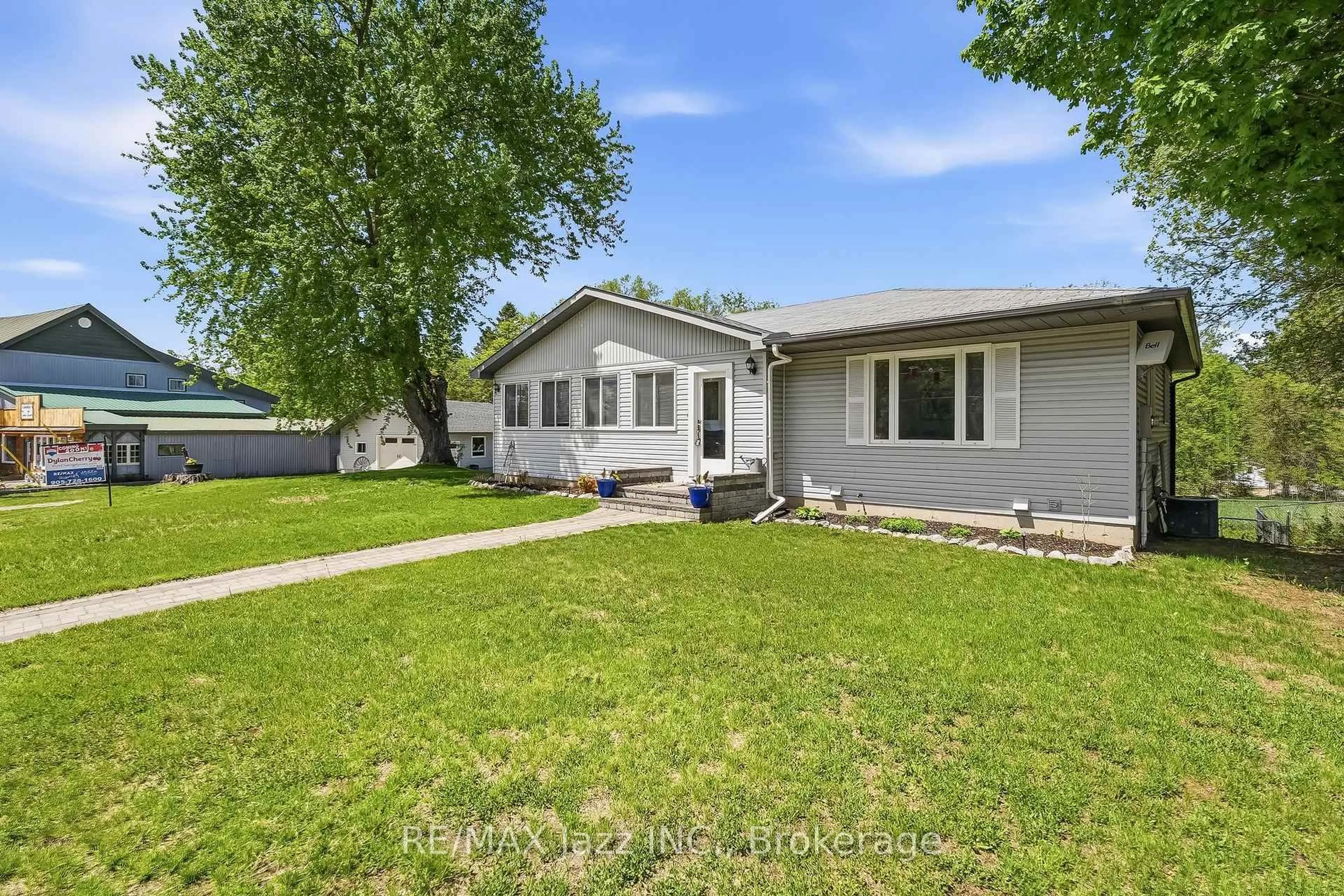 Home with vinyl exterior material, street for 5492 Hwy 620, Coe Hill Ontario K0L 1P0