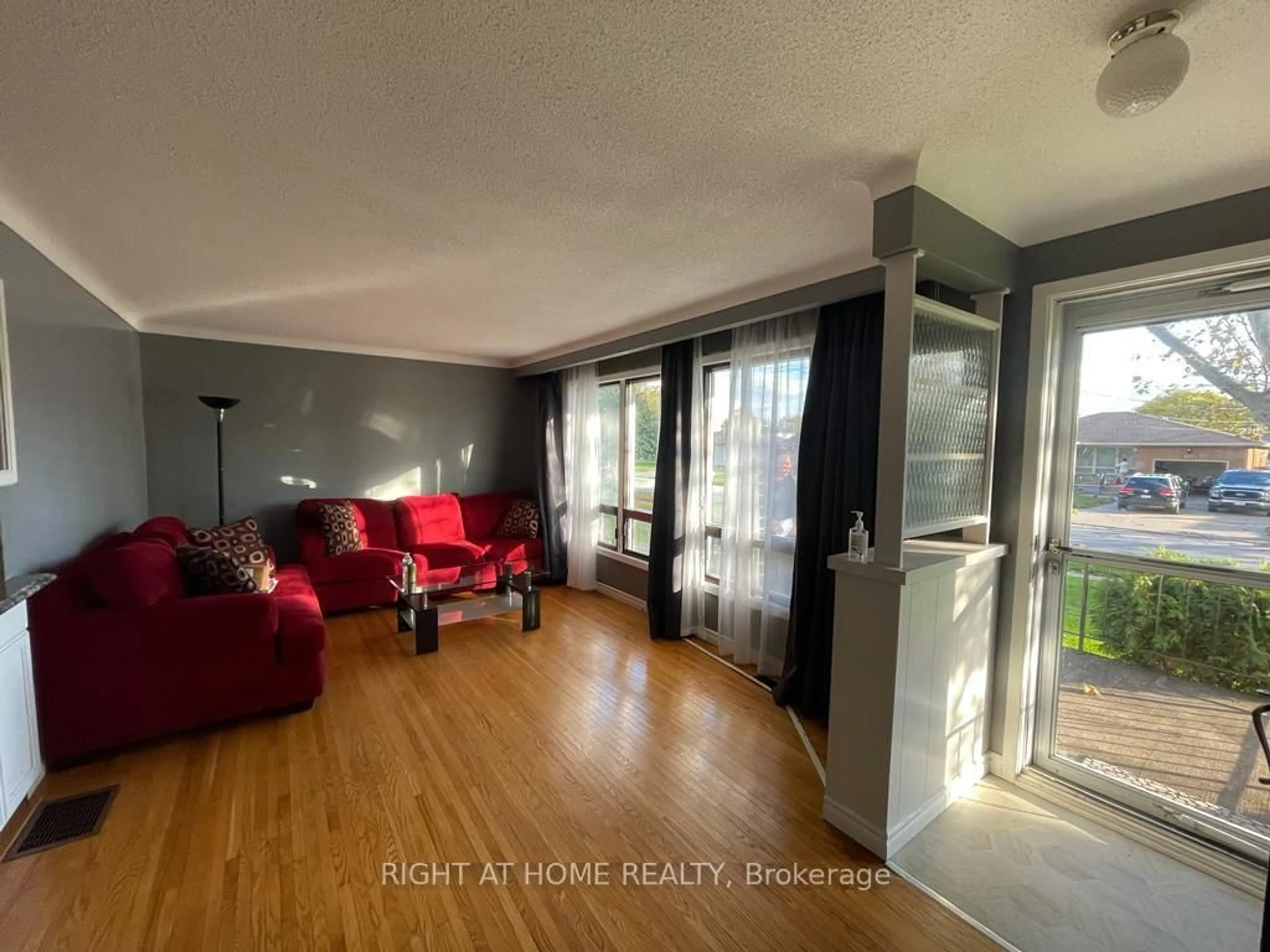 A pic of a room for 6930 Whitman Ave, Niagara Falls Ontario L2G 5B4