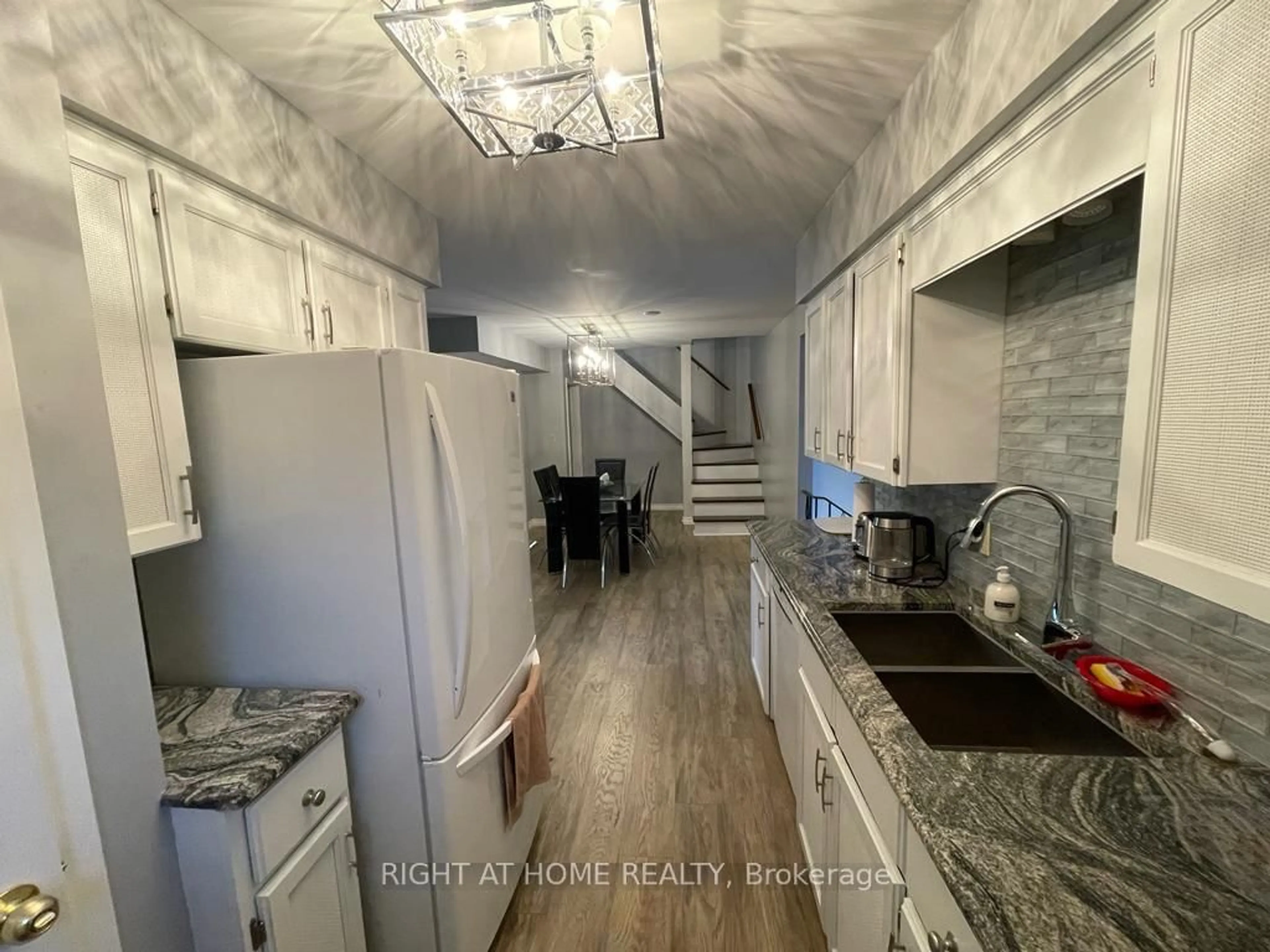 Open concept kitchen, unknown for 6930 Whitman Ave, Niagara Falls Ontario L2G 5B4