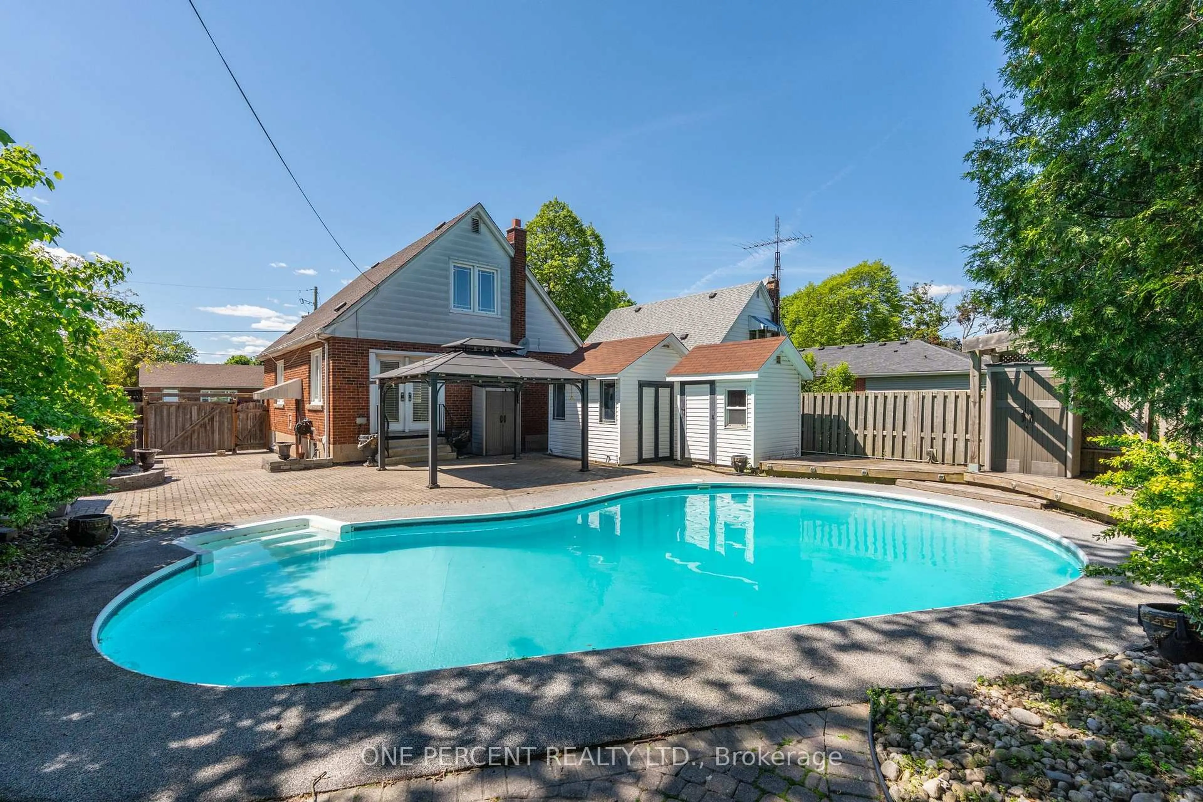 Pool for 27 Delevan Cres, Hamilton Ontario L9A 4A8