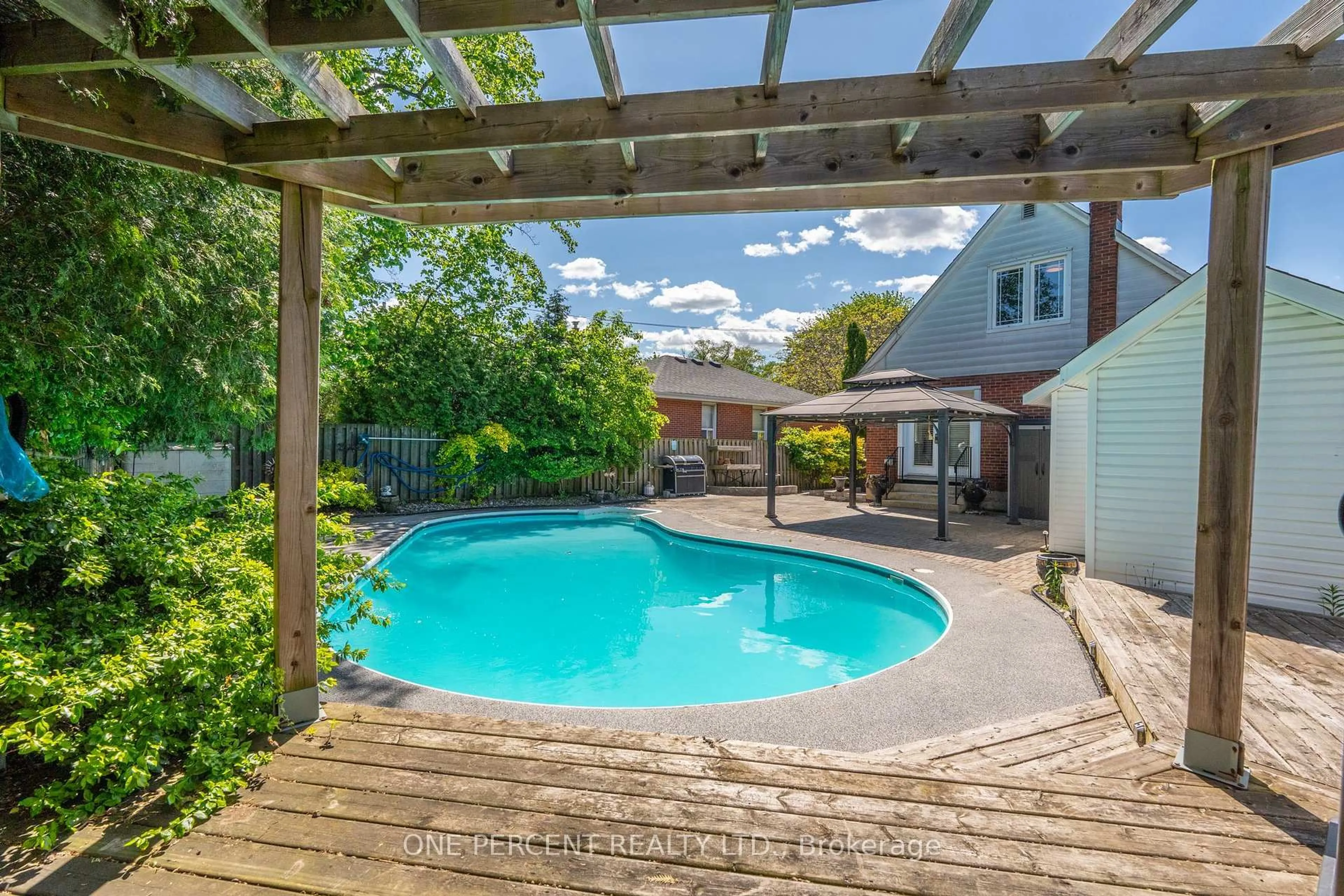 Pool for 27 Delevan Cres, Hamilton Ontario L9A 4A8