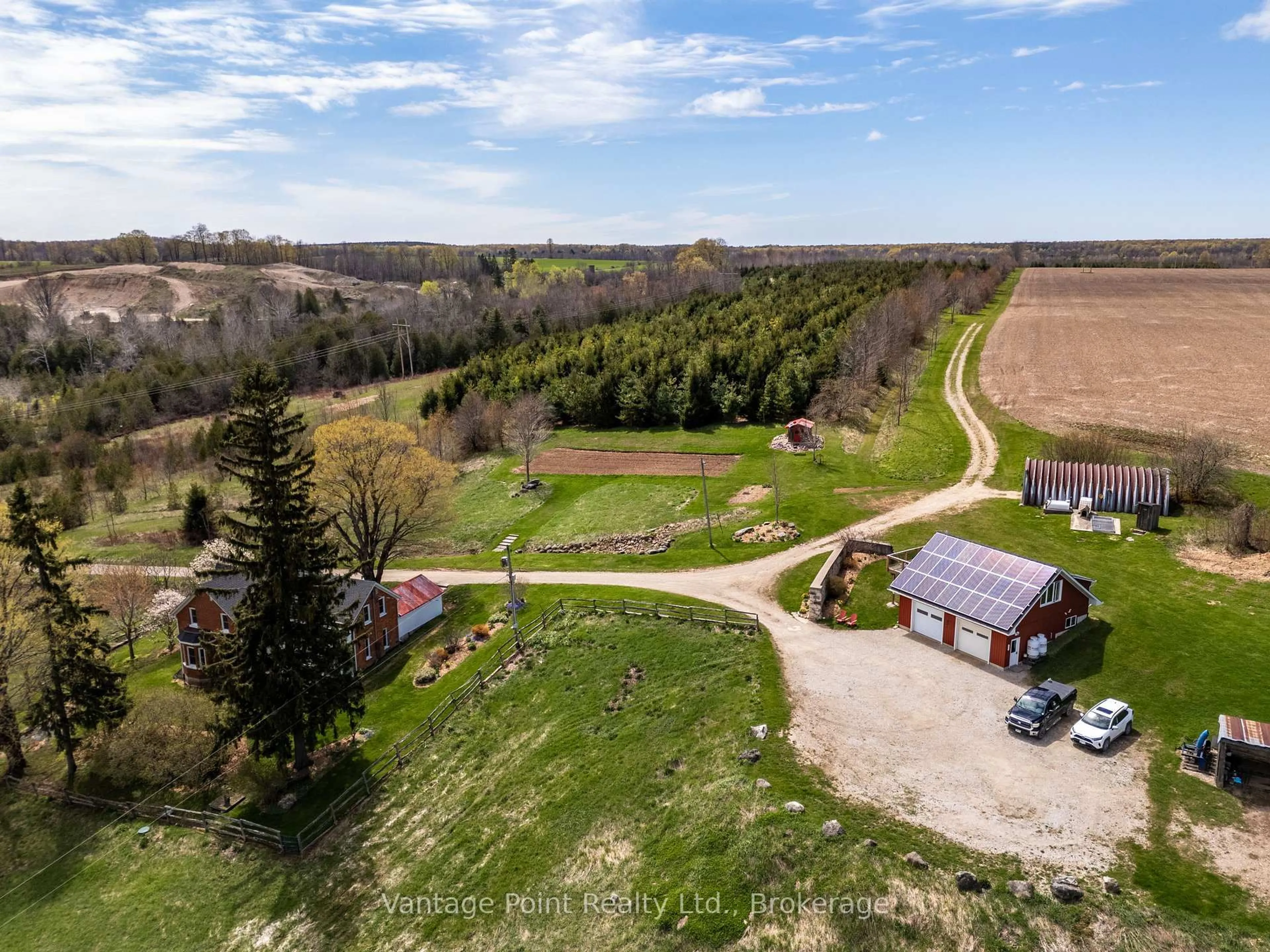 A pic from outside/outdoor area/front of a property/back of a property/a pic from drone, unknown for 557440 4th Concession, Meaford Ontario N4K 5N8