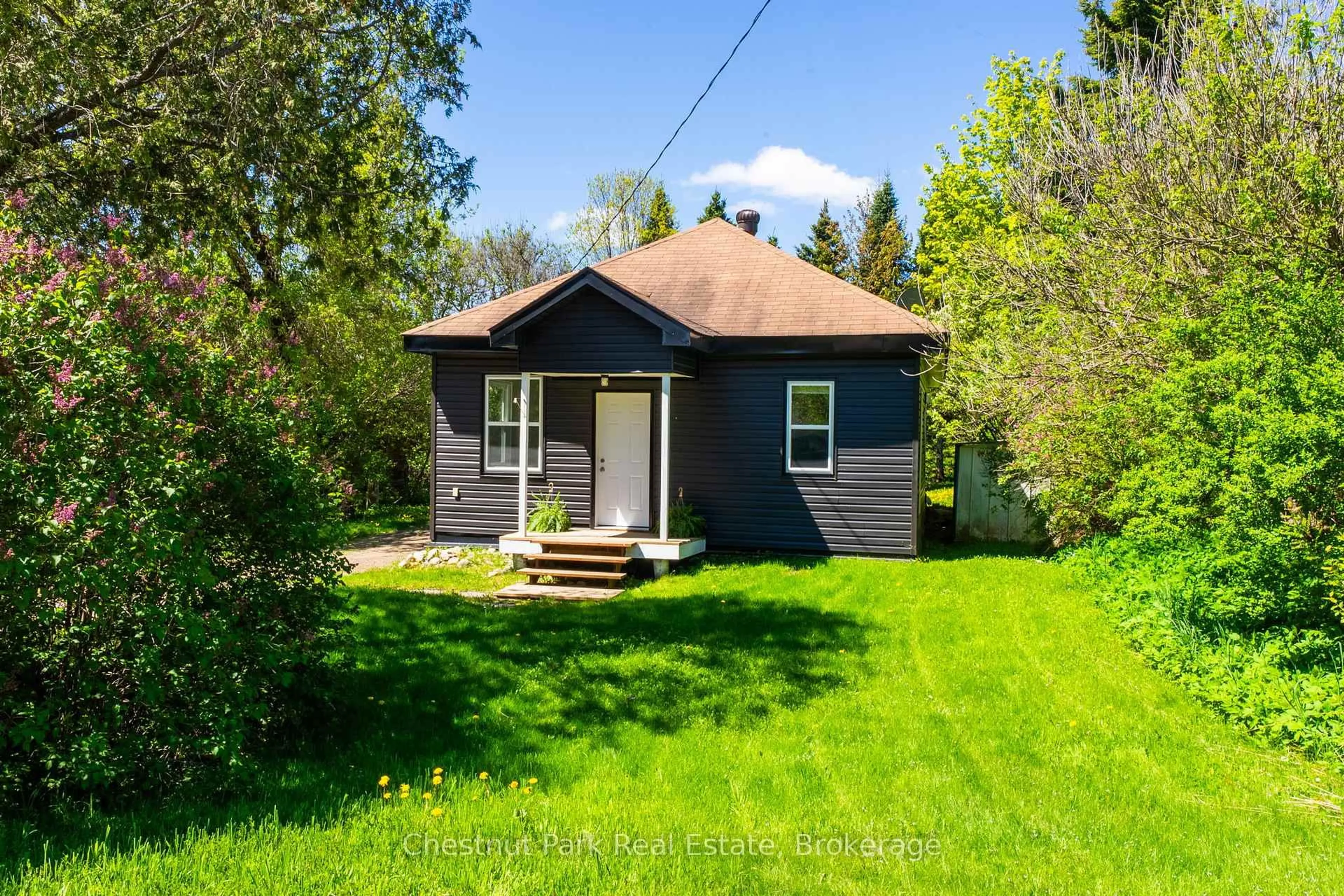 Unknown for 203 Centre St, Burk's Falls Ontario P0A 1C0