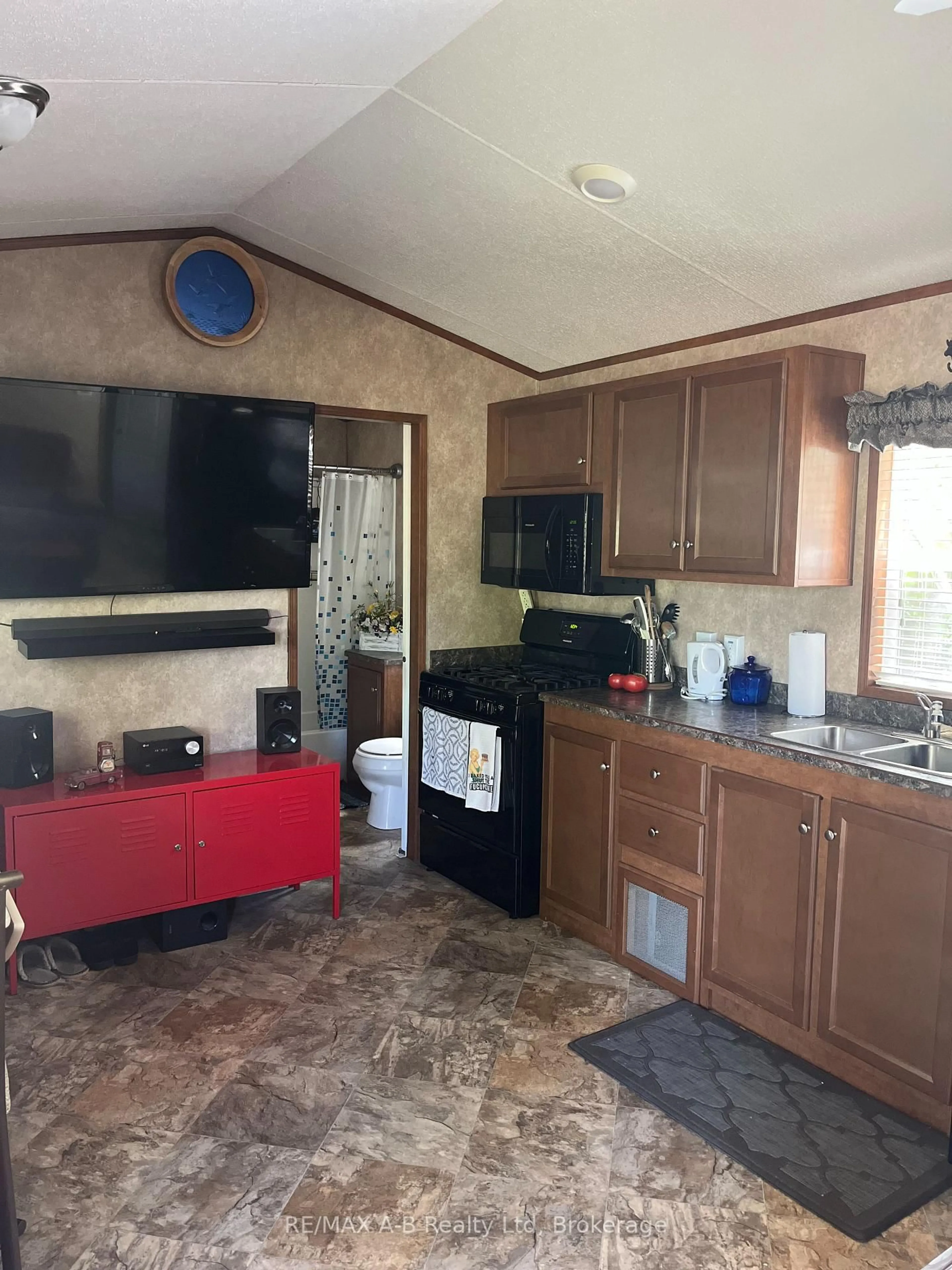 Standard kitchen, unknown for 923590 Road 92 Rd #612, Zorra Ontario N0J 1J0