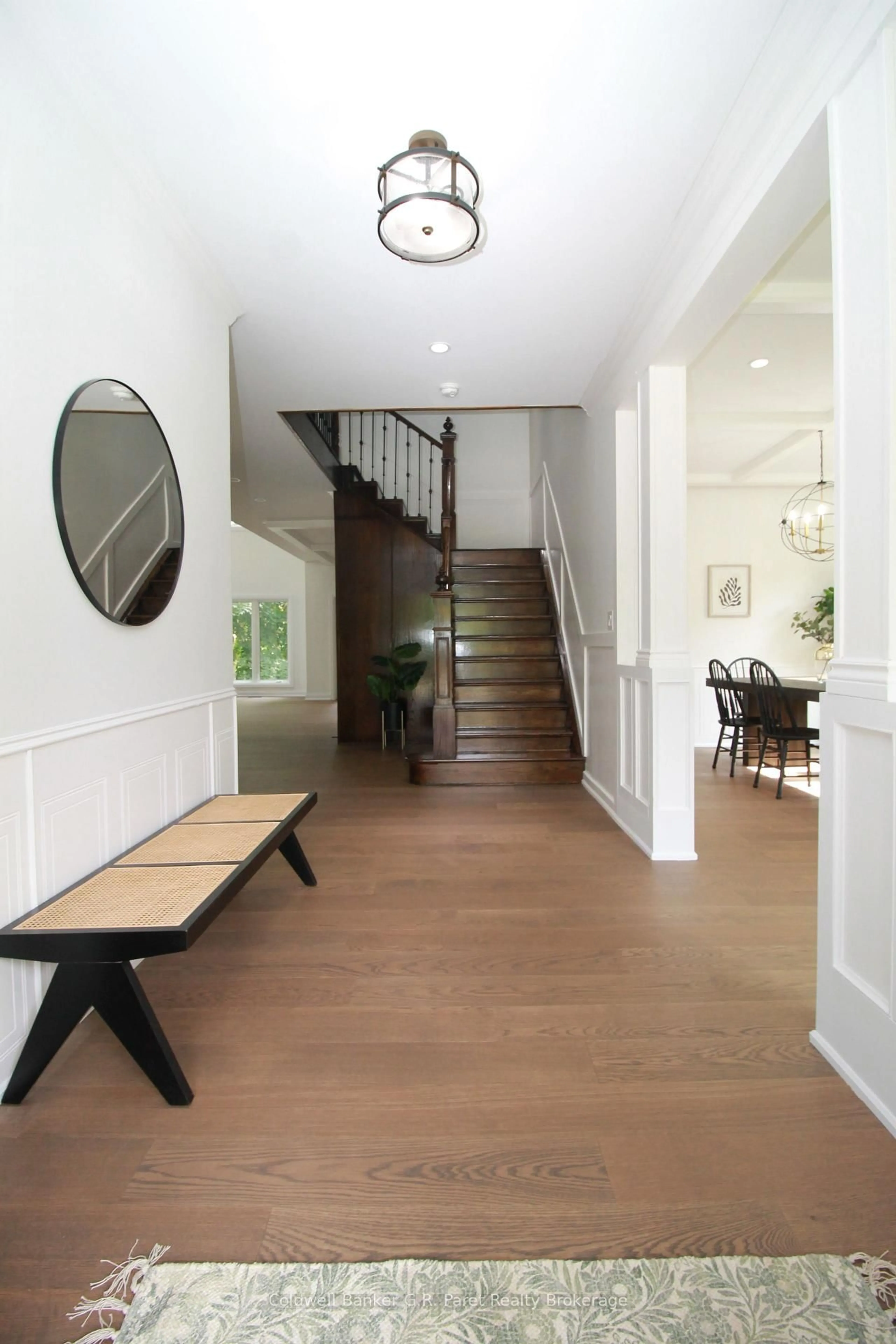 Indoor entryway for 138a Victoria St, Norfolk Ontario N3Y 1L8