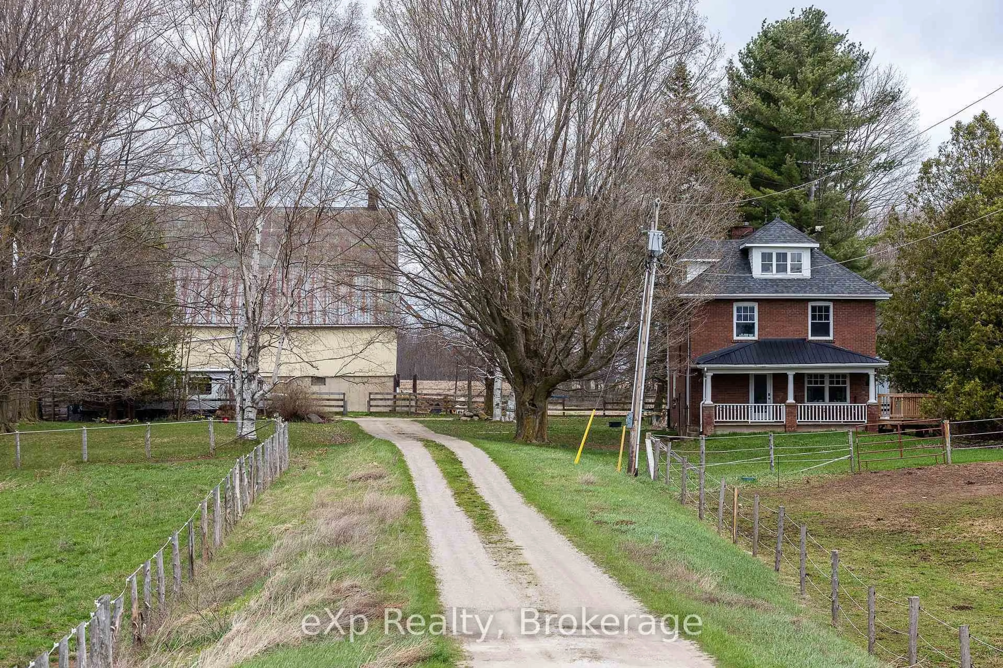 A pic from outside/outdoor area/front of a property/back of a property/a pic from drone, street for 430254 Sydenham-Lakeshore Dr, Meaford Ontario N0H 1B0