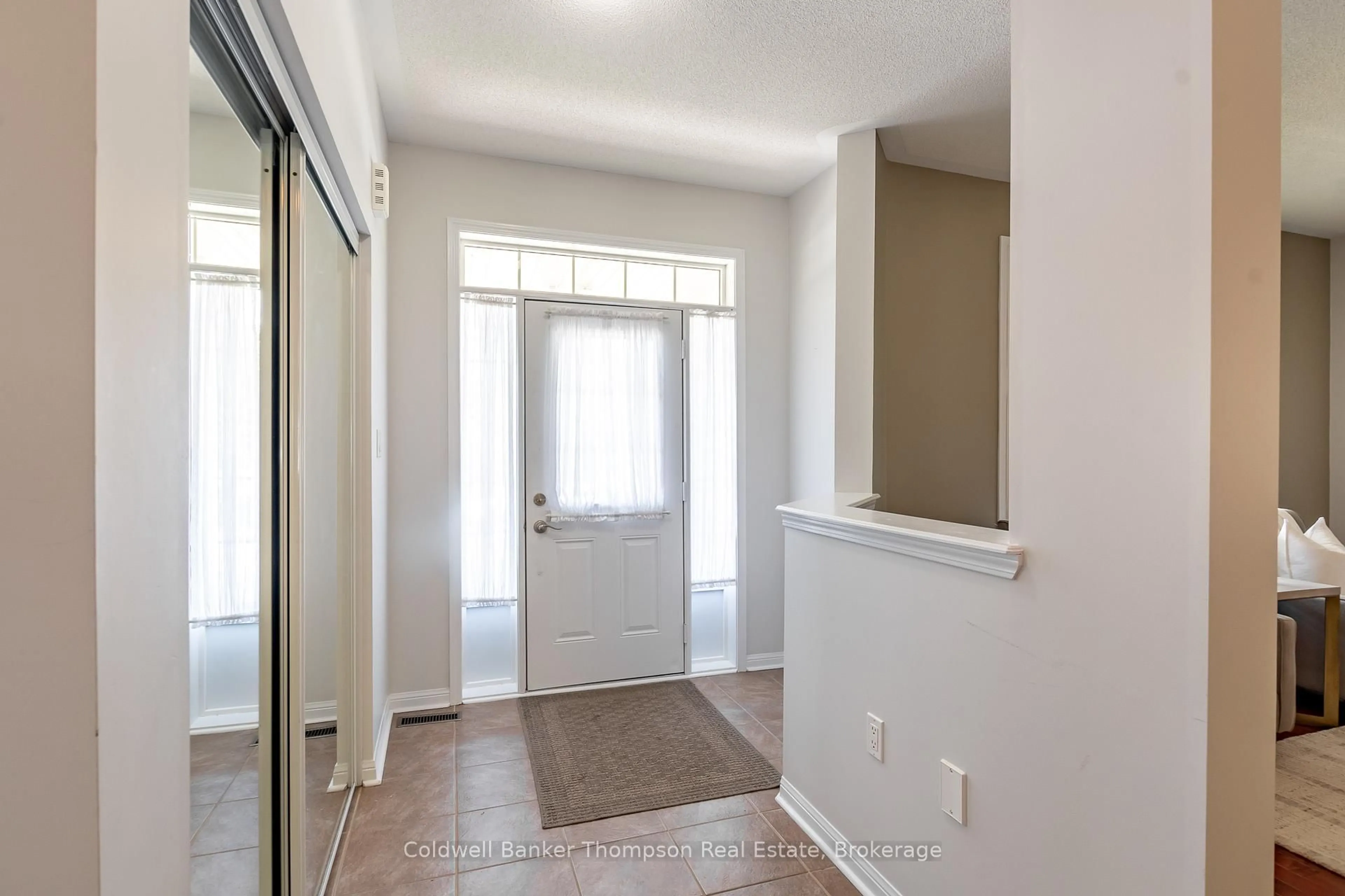 Indoor entryway for 12 Heron's Hill, Bracebridge Ontario P1L 0A9