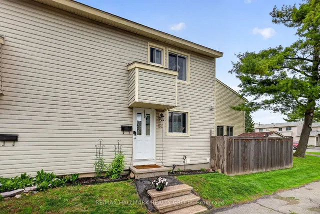 52 Thistledown Crt, Ottawa 2