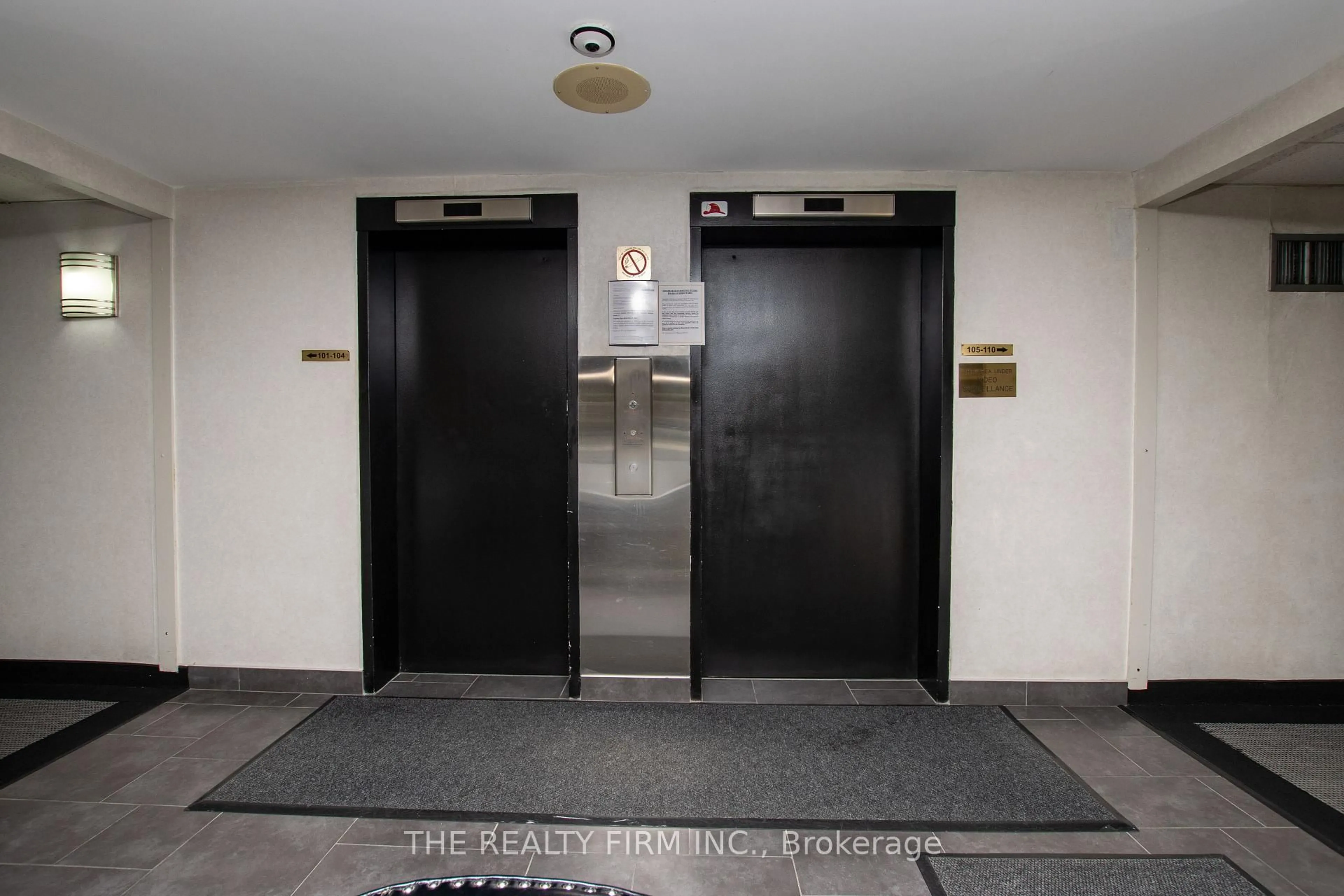 Indoor foyer for 135 Baseline Rd #403, London South Ontario N6J 4W4