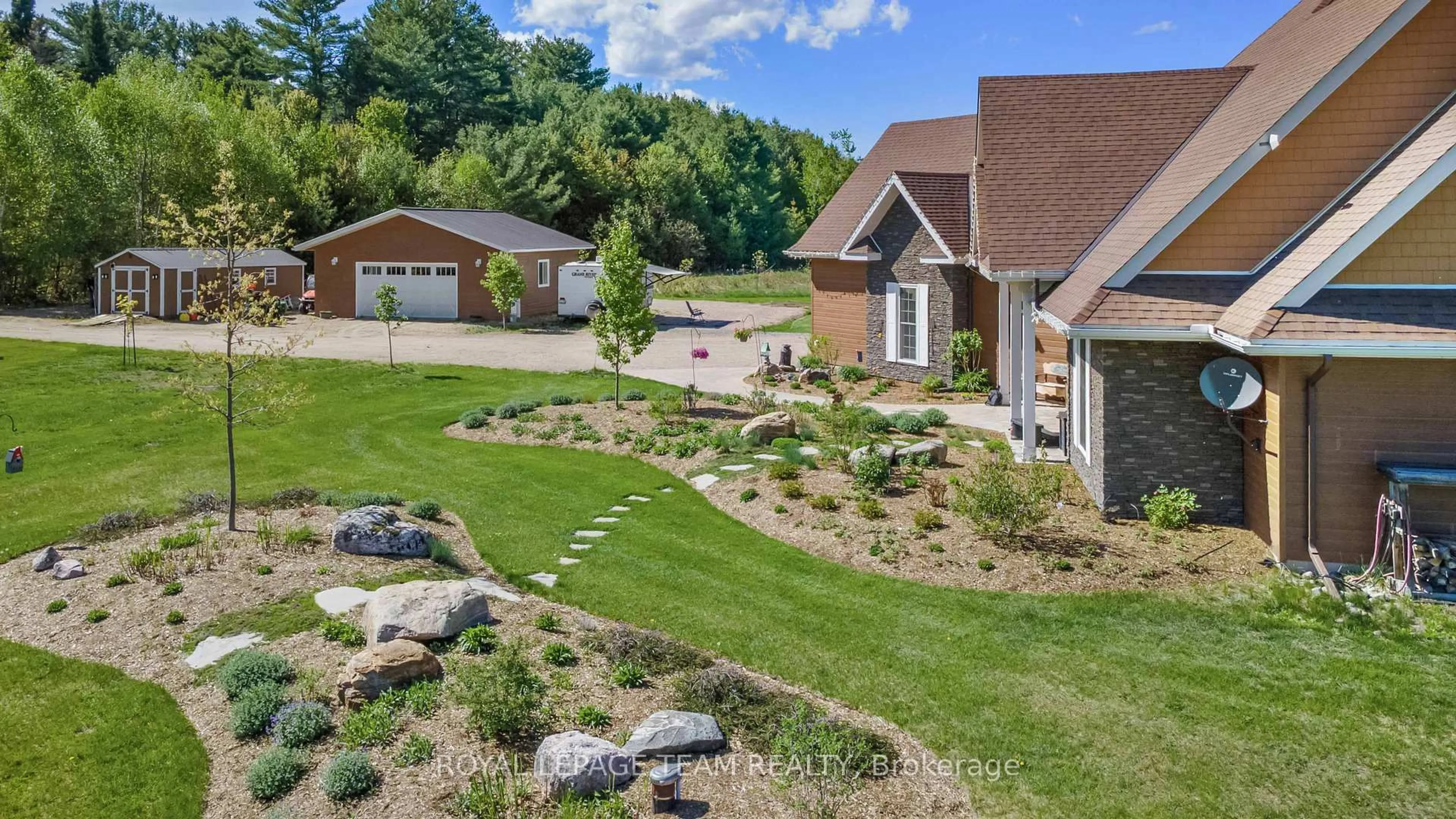A pic from outside/outdoor area/front of a property/back of a property/a pic from drone, unknown for 43 Green Gate Lane, Golden Lake Ontario K0J 1X0