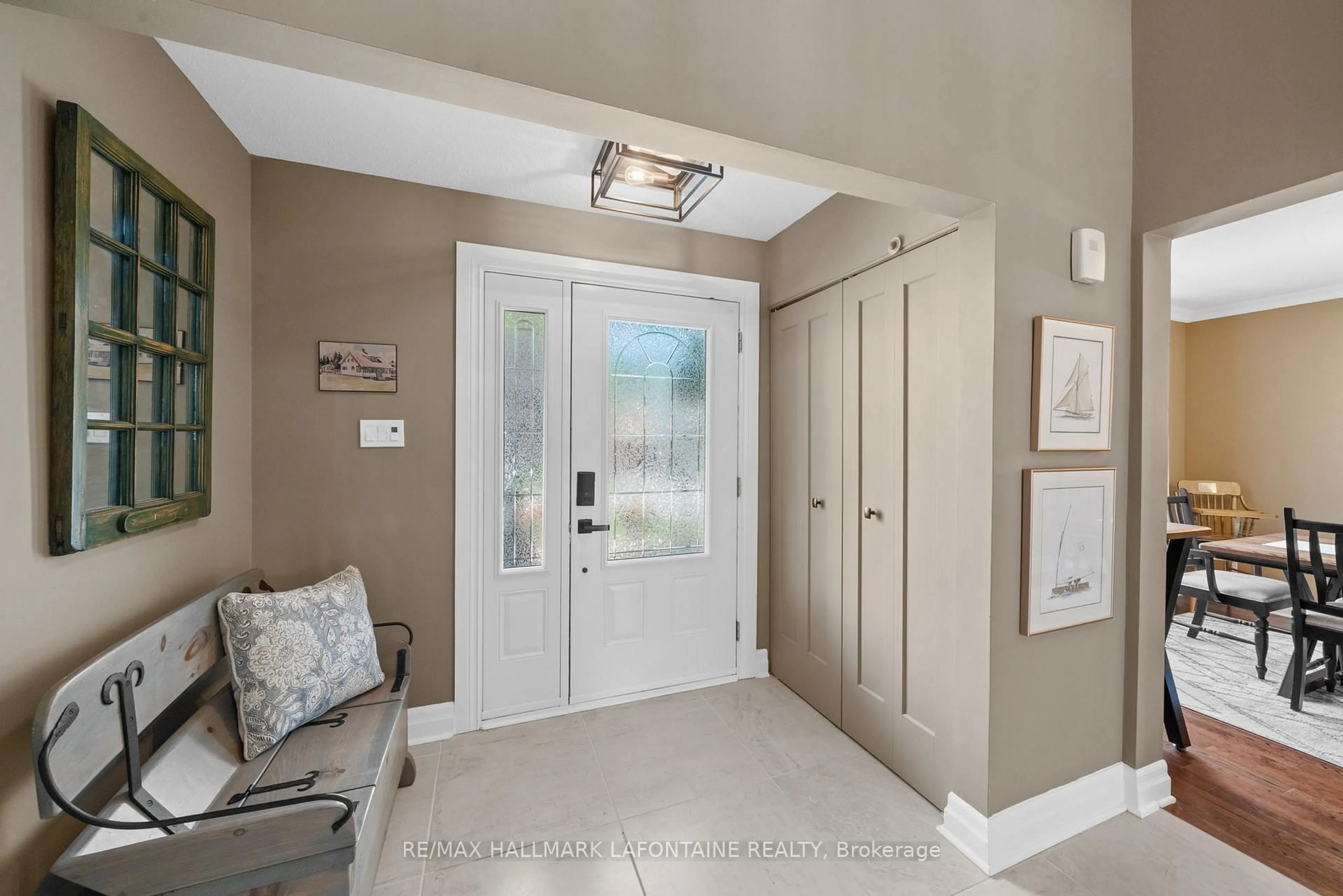 Indoor entryway for 8 Steventon Cres, Stittsville Ontario K2S 1G9