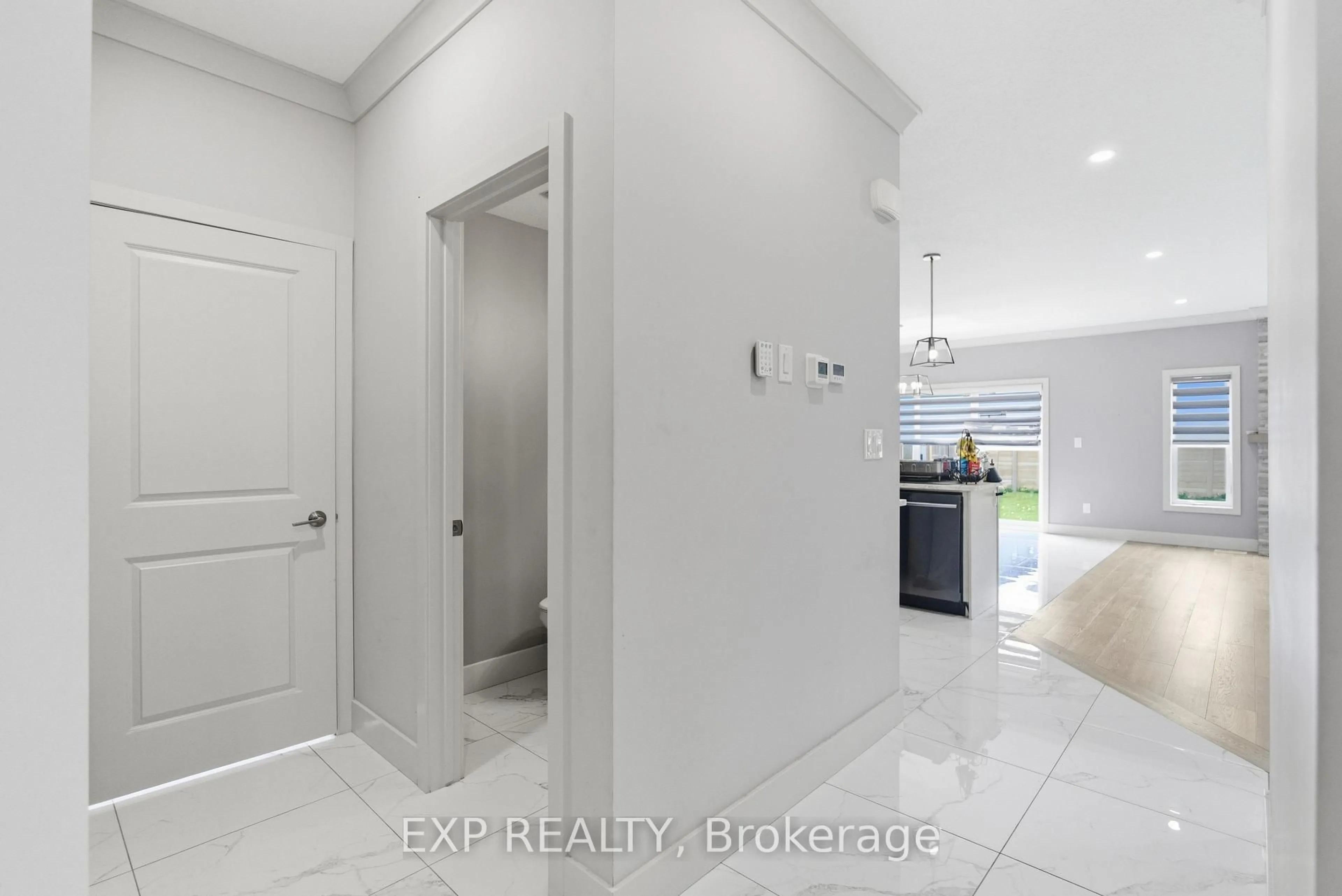 Indoor entryway for 2255 Constance Ave, London South Ontario N6M 0G4