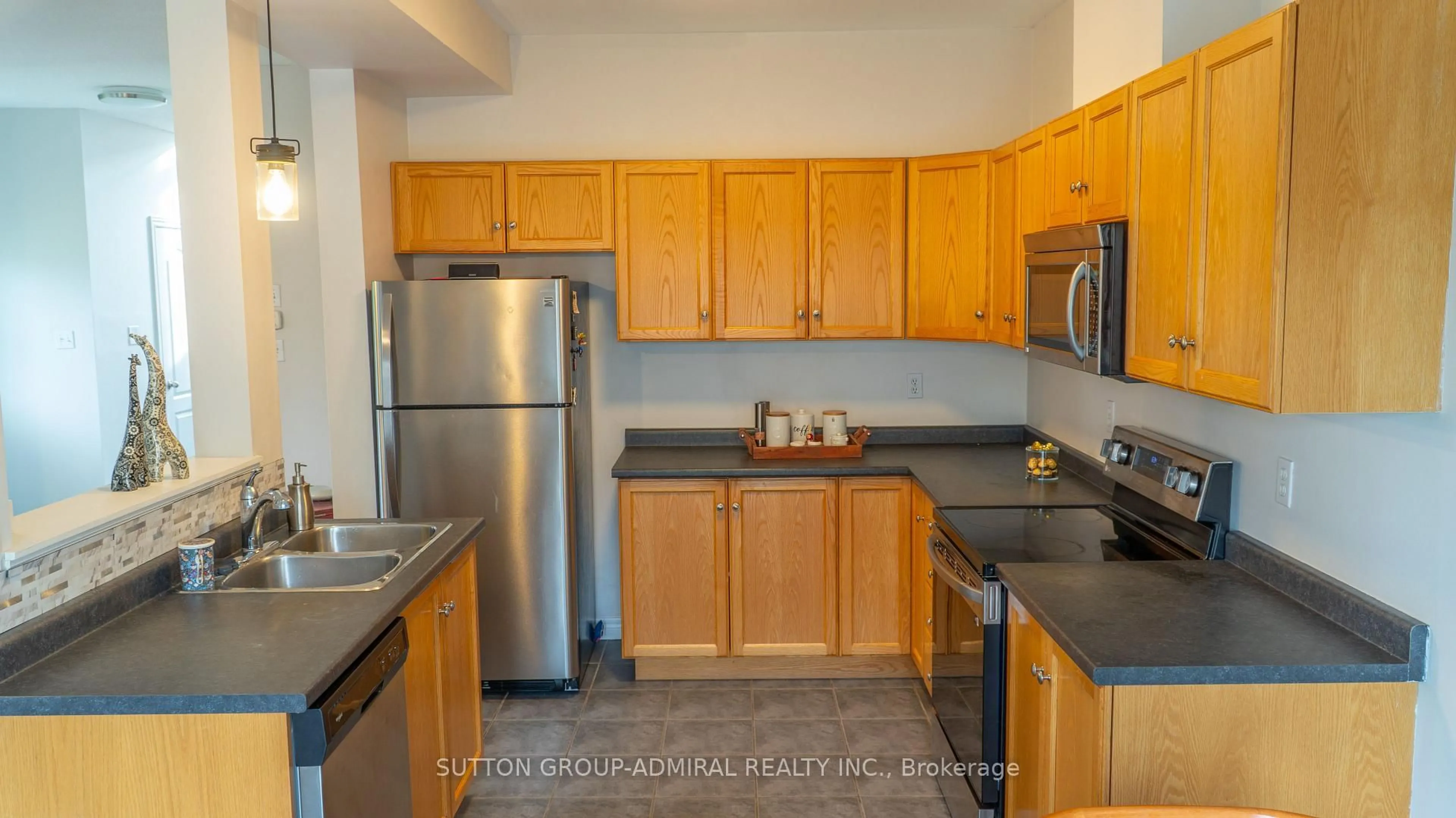 Standard kitchen, unknown for 232 Stonehenge Dr #40, Hamilton Ontario L9K 1R5