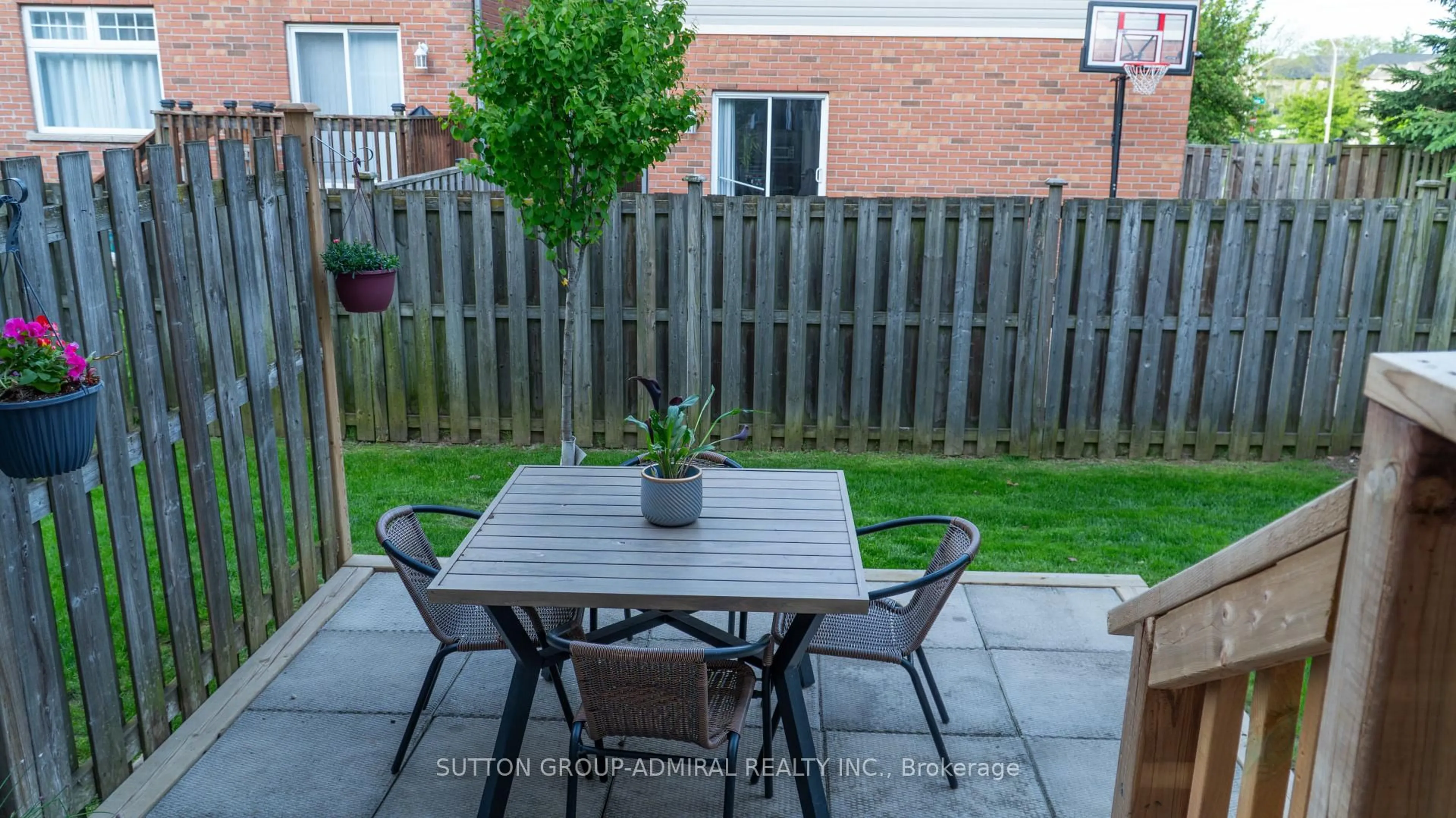 Patio, street for 232 Stonehenge Dr #40, Hamilton Ontario L9K 1R5
