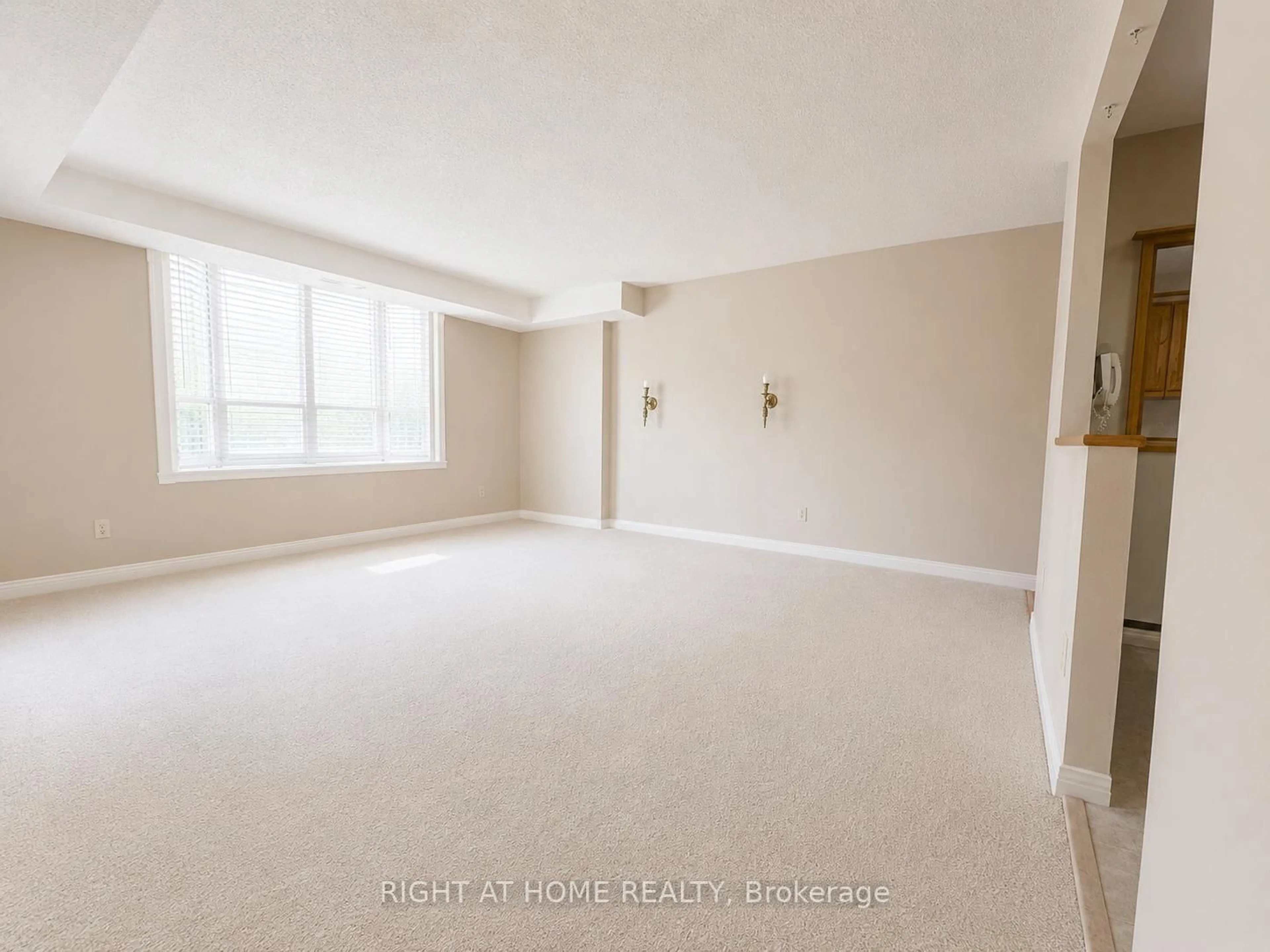 A pic of a room for 6 Village Green Blvd #104, Hamilton Ontario L8G 5B7