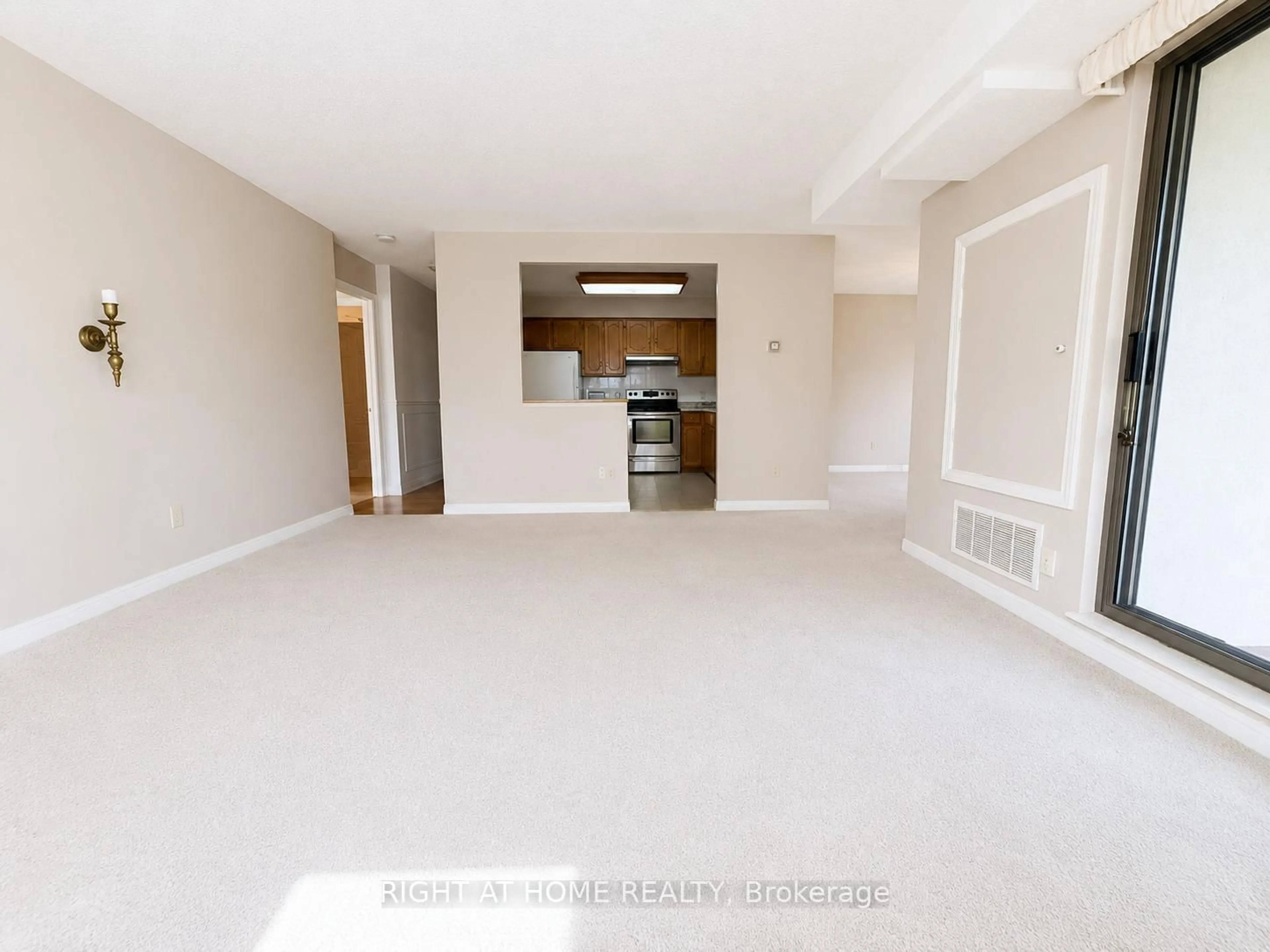 A pic of a room for 6 Village Green Blvd #104, Hamilton Ontario L8G 5B7
