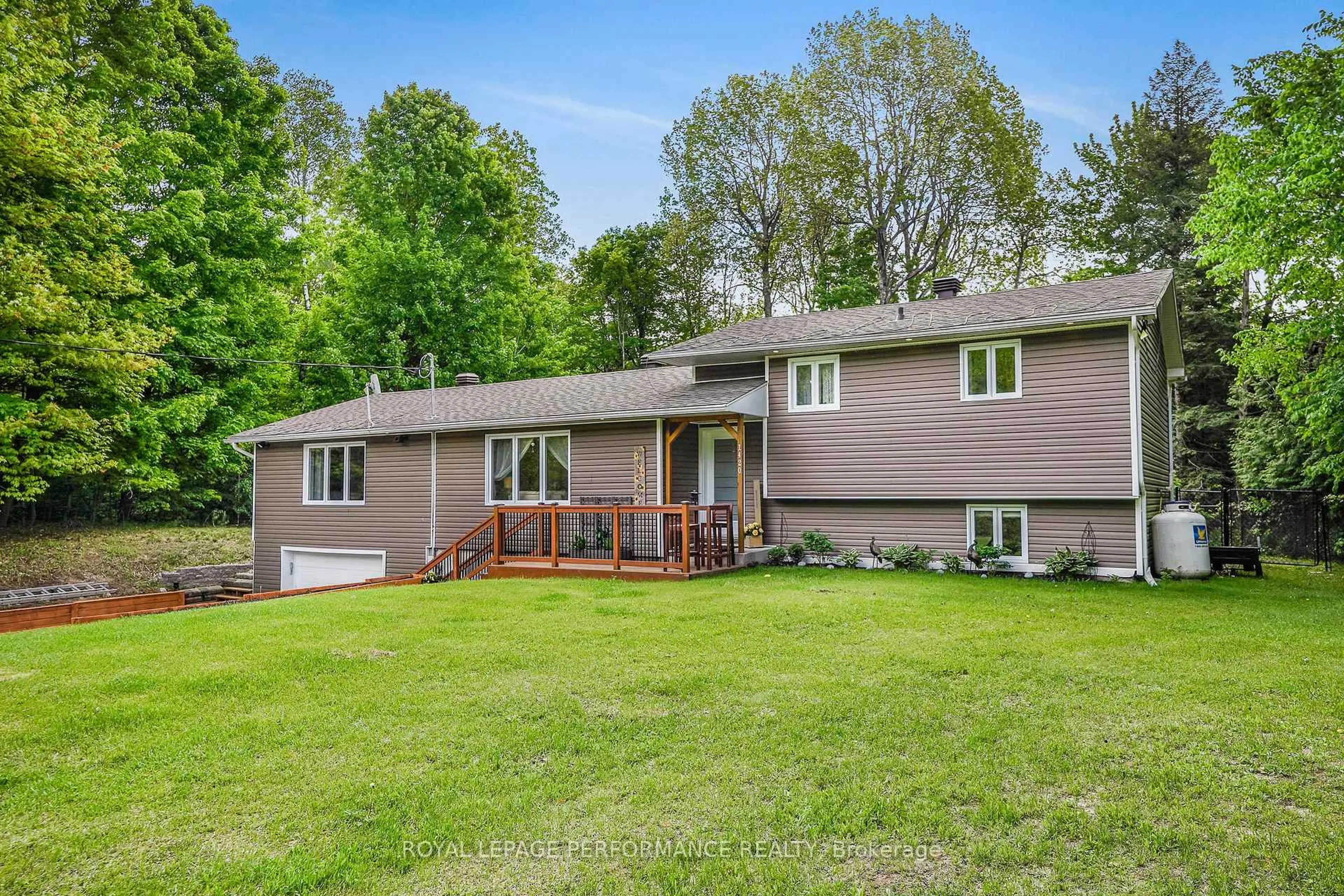 Home with vinyl exterior material, unknown for 1420 Lacroix Rd, Clarence-Rockland Ontario K0A 2A0