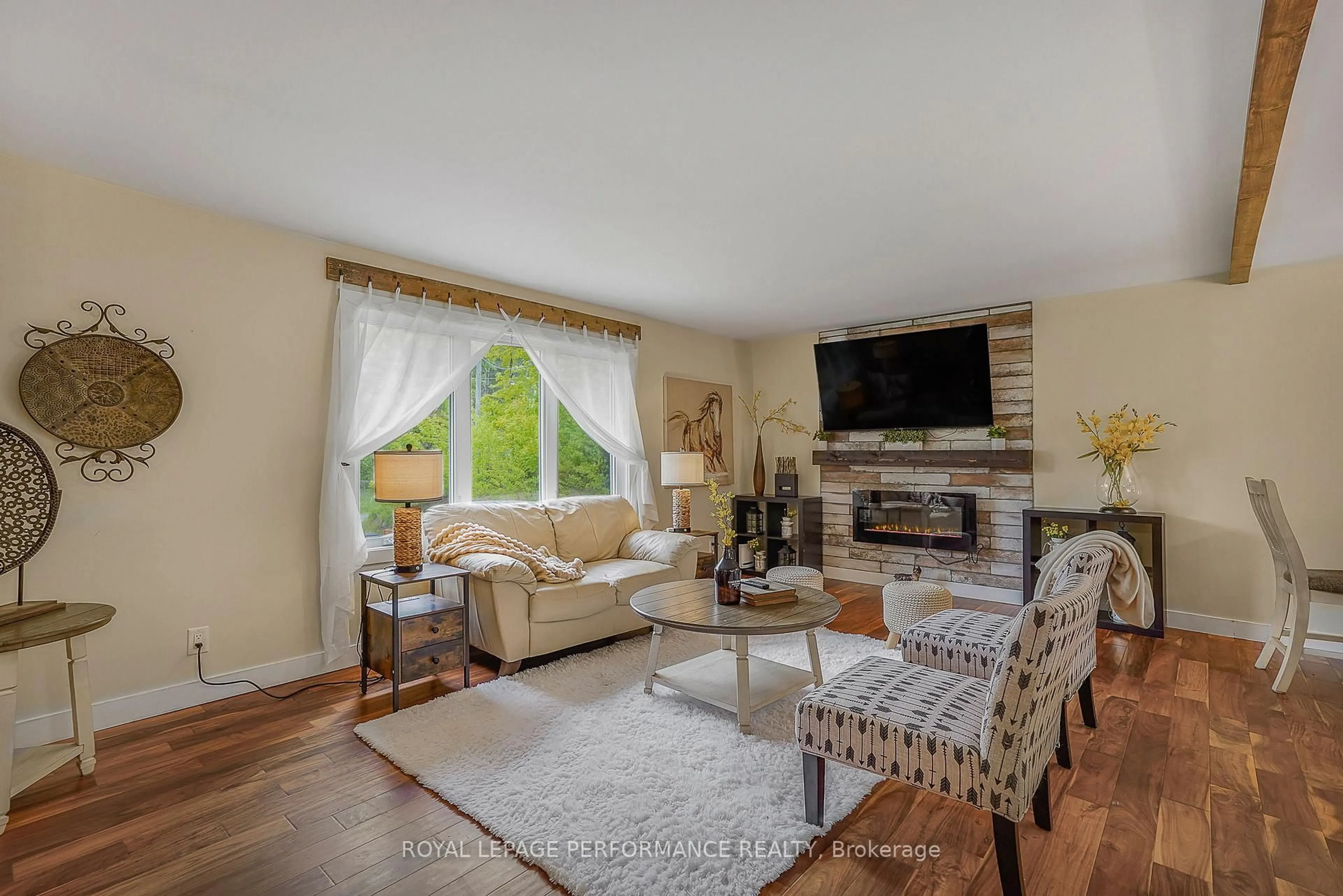 Living room with furniture, unknown for 1420 Lacroix Rd, Clarence-Rockland Ontario K0A 2A0