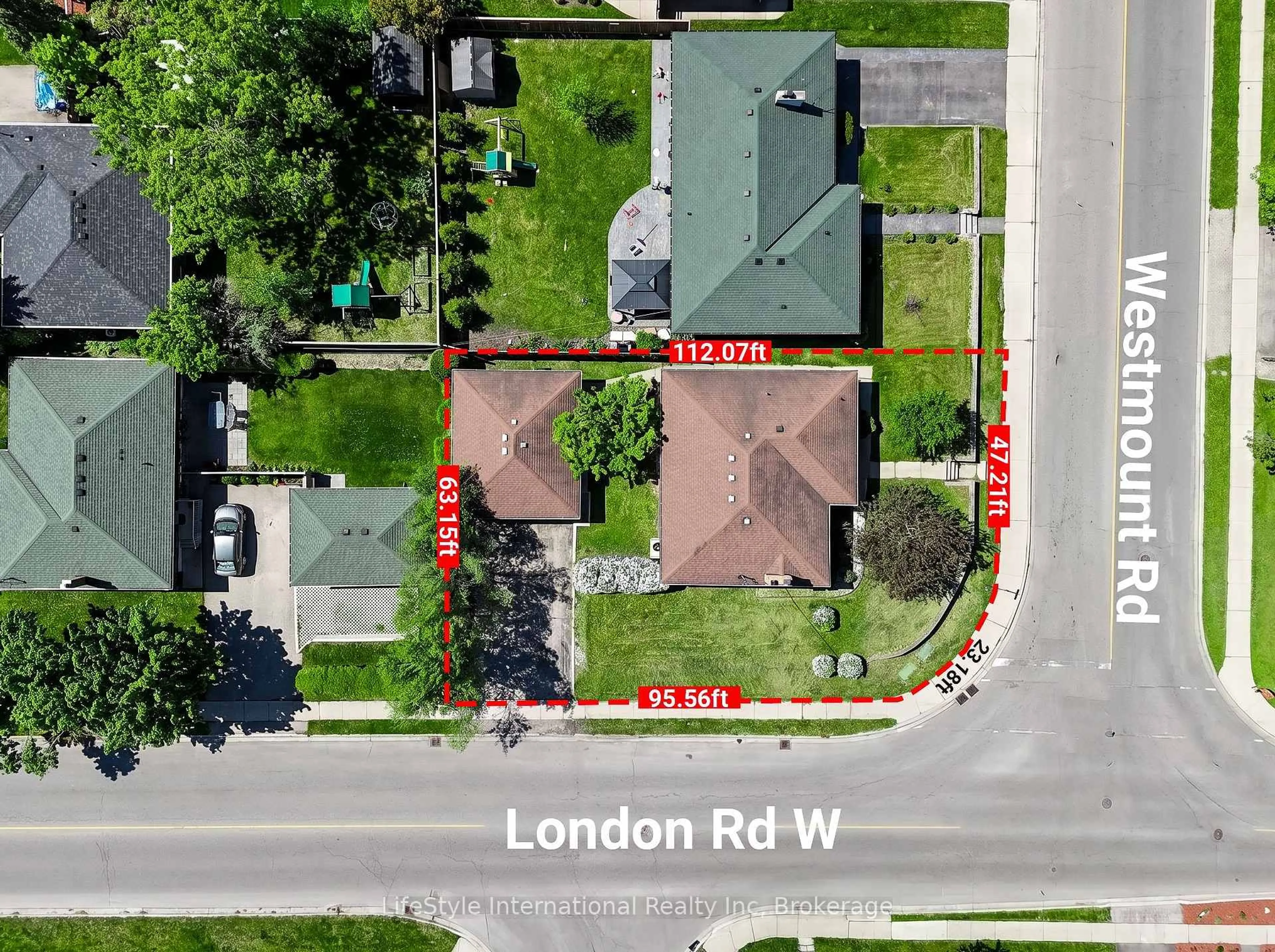 A pic from outside/outdoor area/front of a property/back of a property/a pic from drone, street for 2 Westmount Rd, Guelph Ontario N1H 5H2