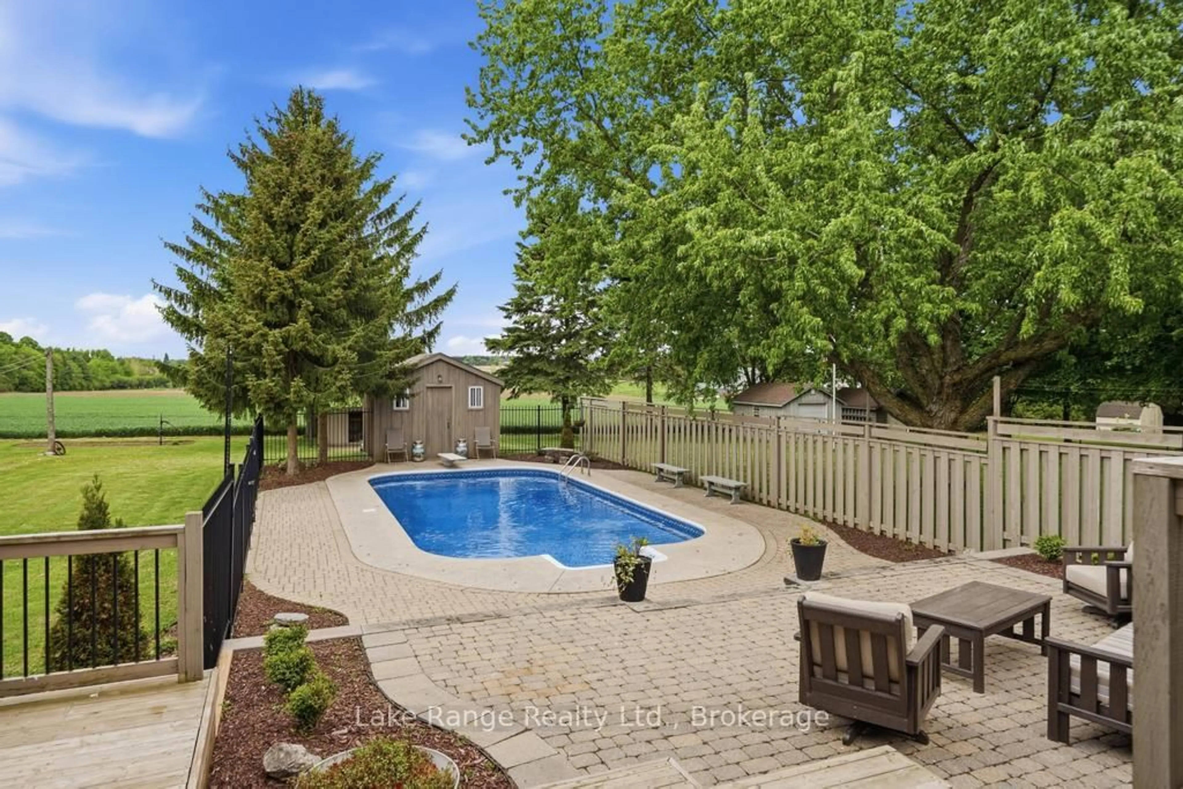 Pool for 23 Parker Dr Dr, Morris Turnberry Ontario N0G 1E0