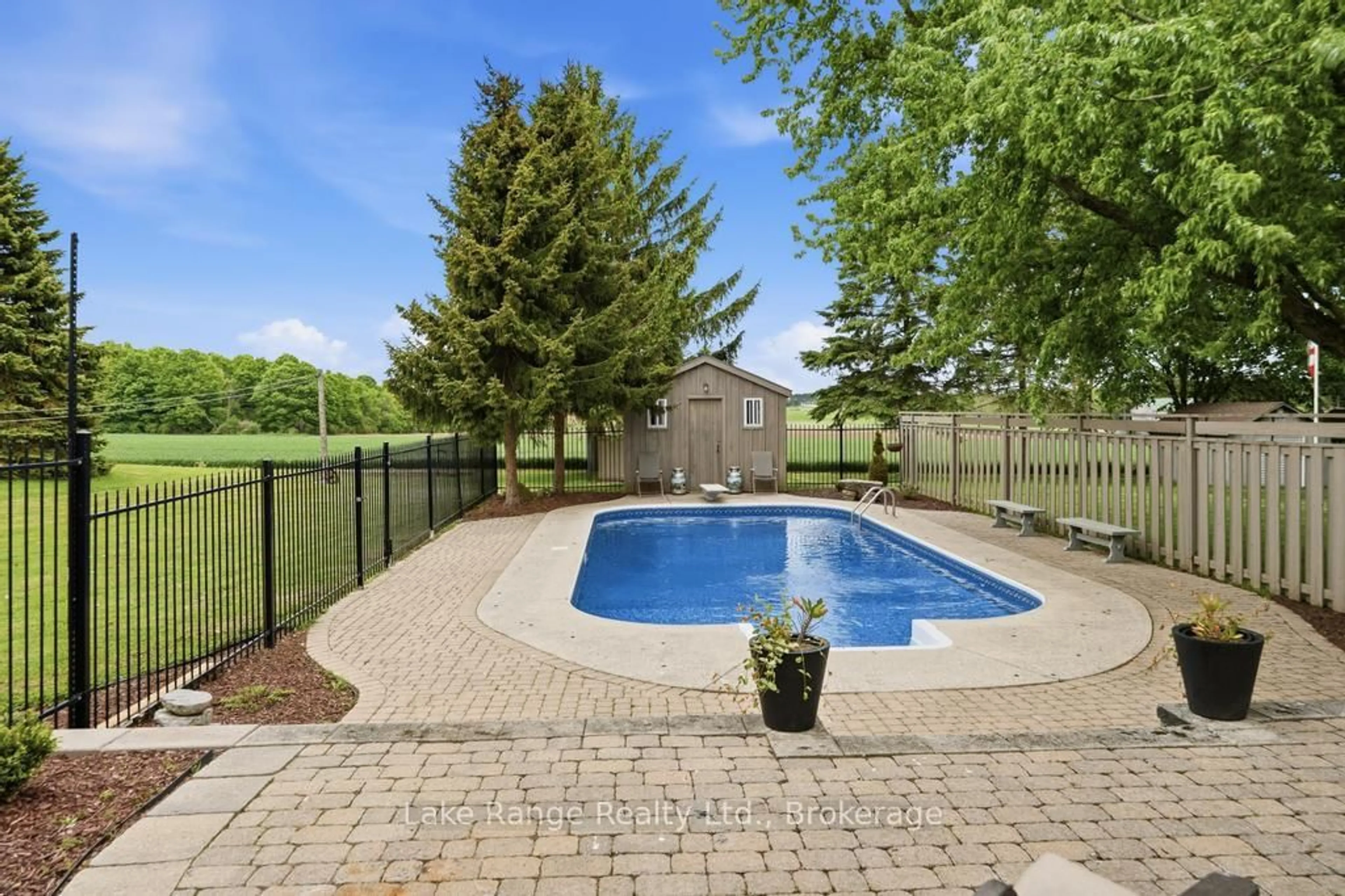 Pool for 23 Parker Dr Dr, Morris Turnberry Ontario N0G 1E0